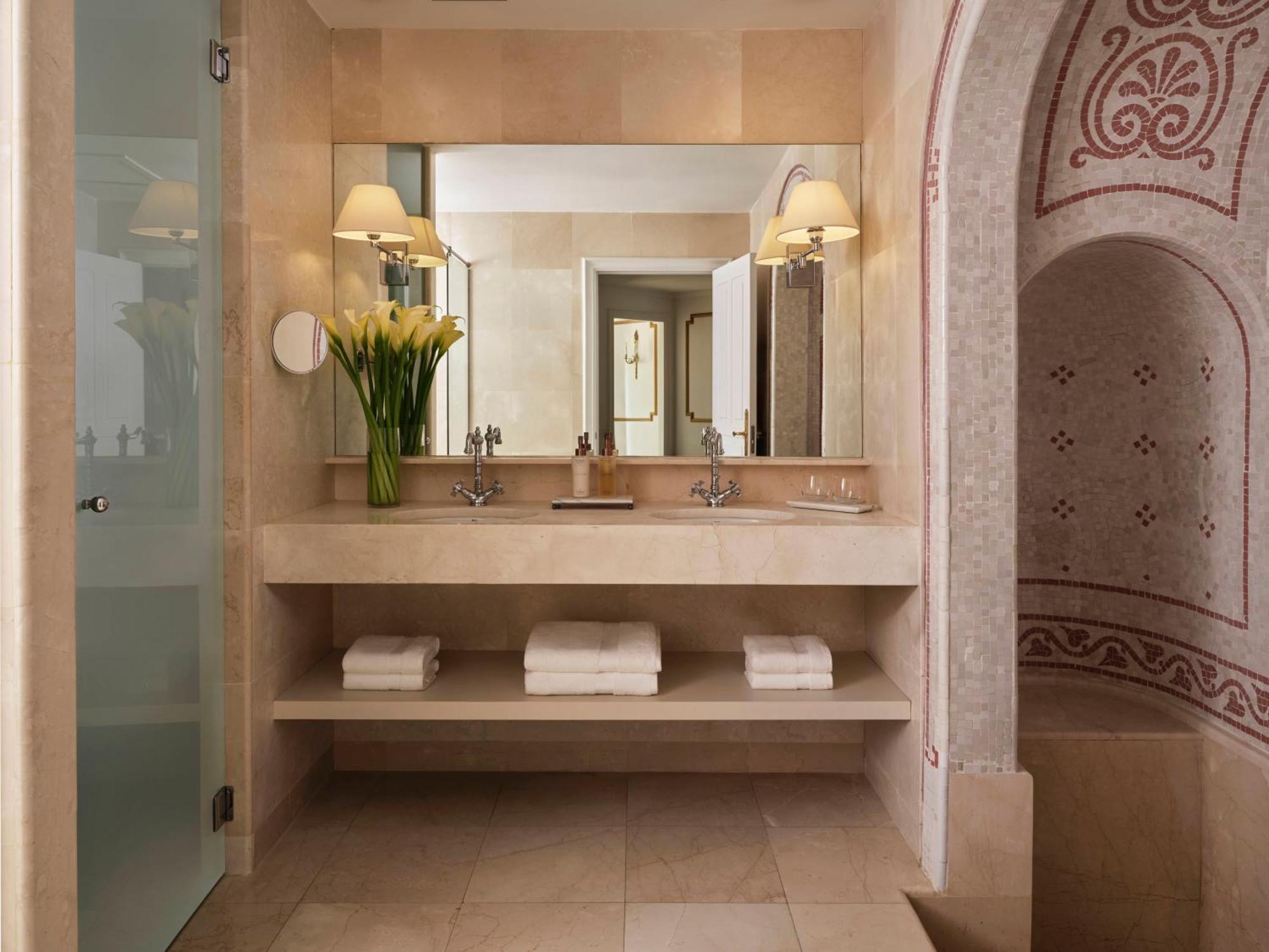 Grand Deluxe Double Room