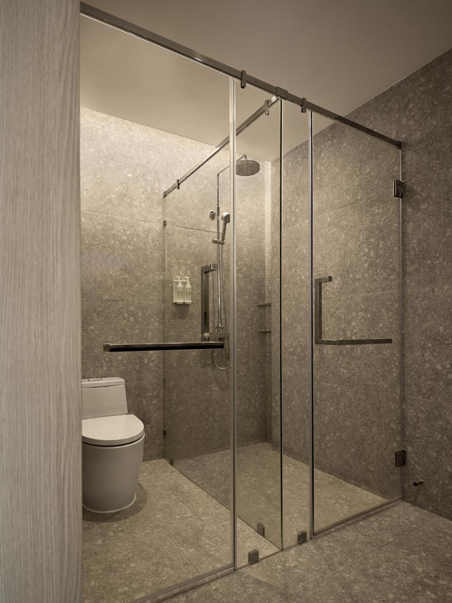 Deluxe Corner Room