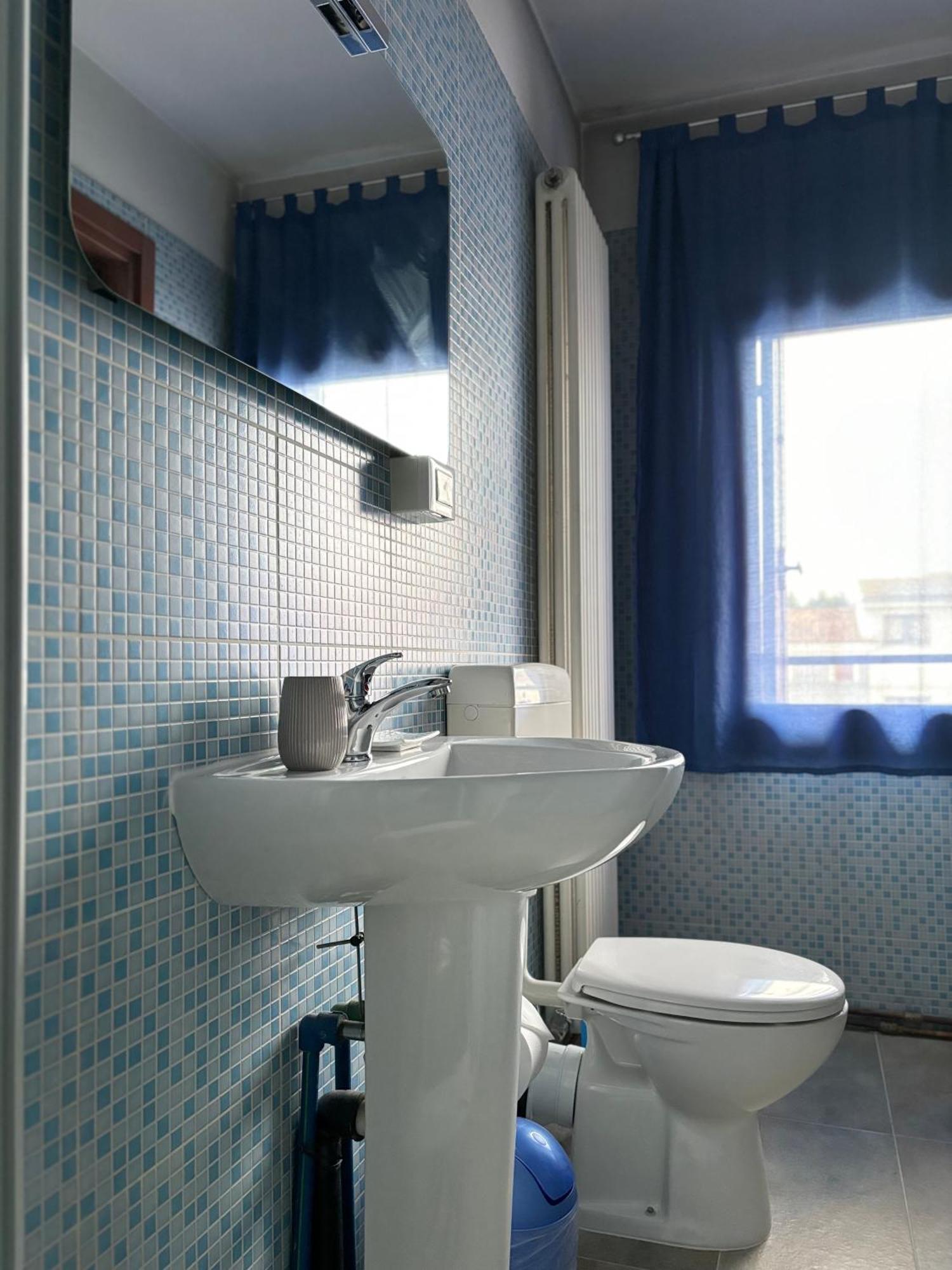 Twin Room Private Bathroom