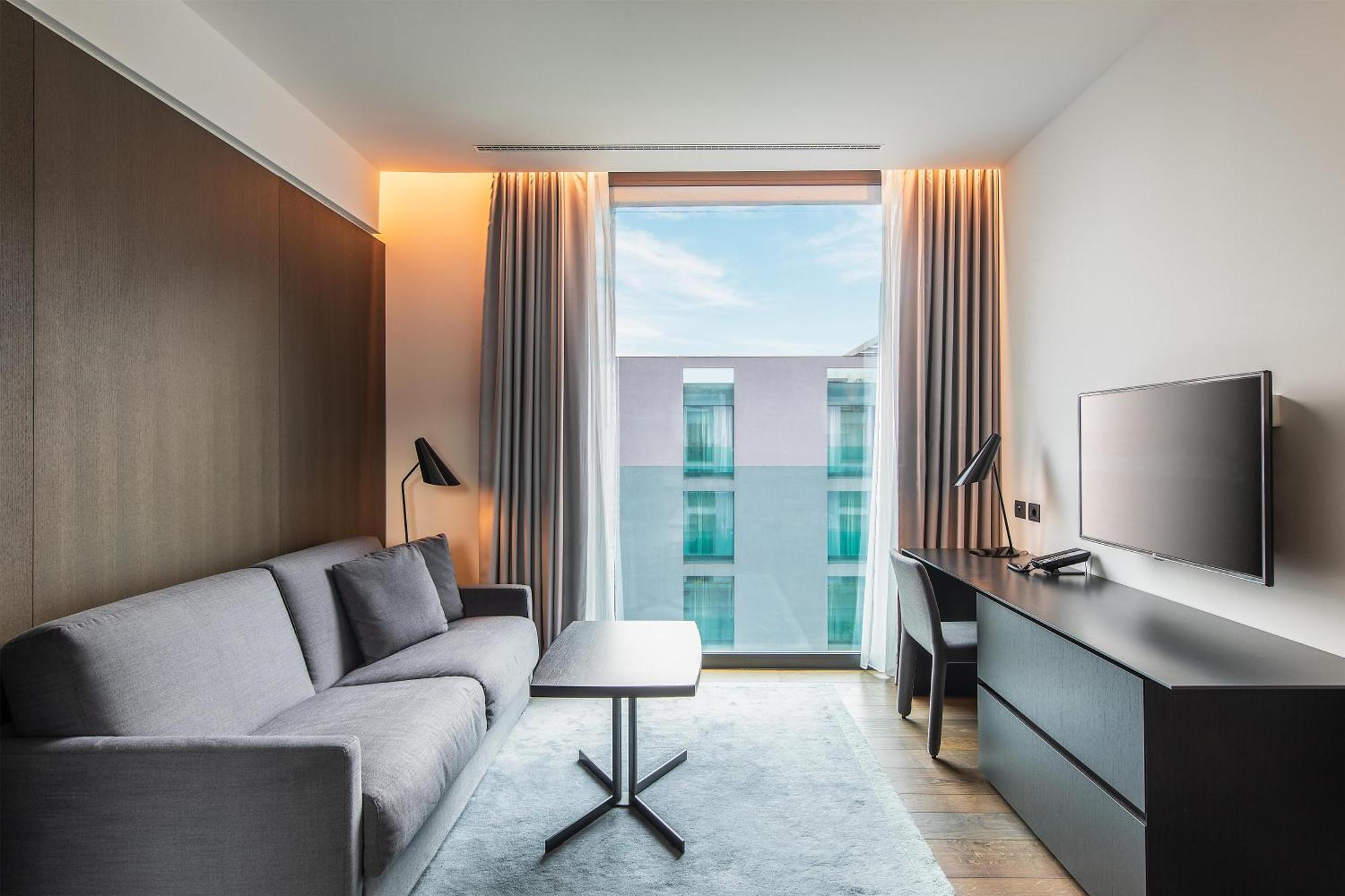 Suite con Balcone e Vista Lago