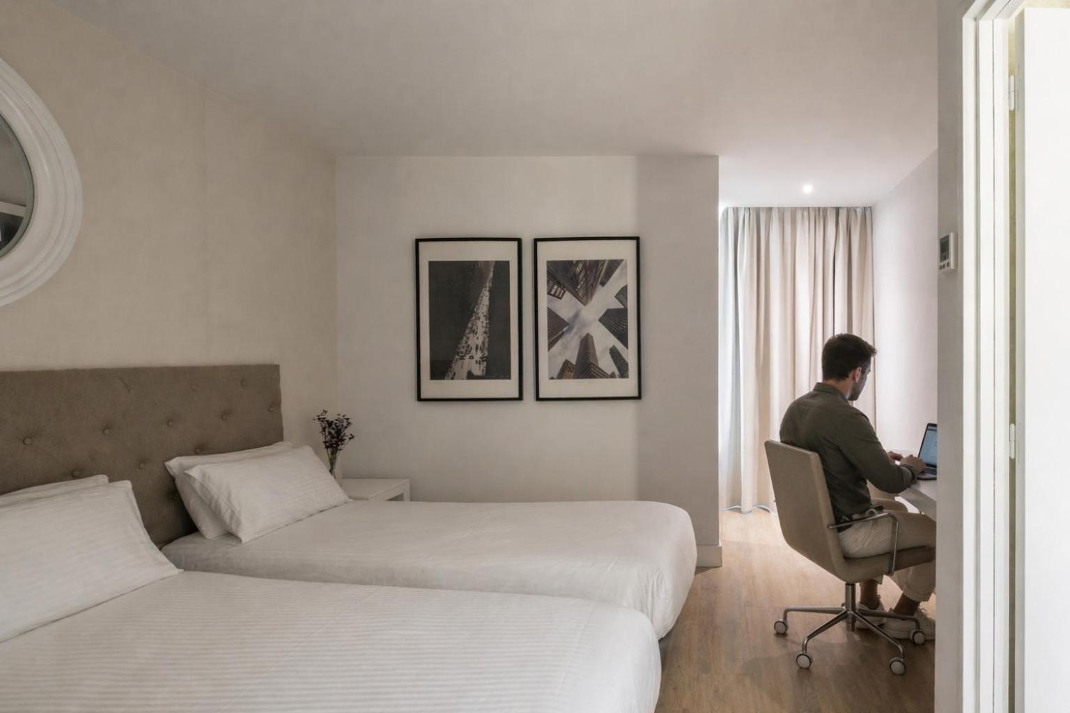 Twin Room,1766337614:JPEG