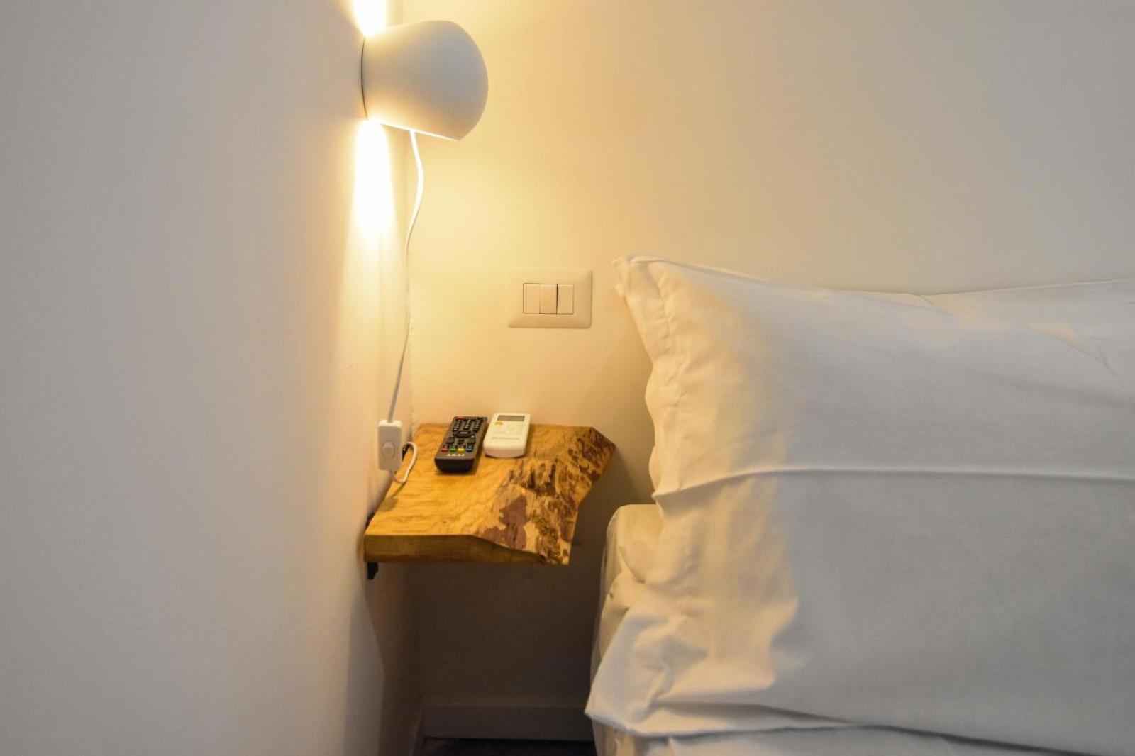 Deluxe Double Room Shower