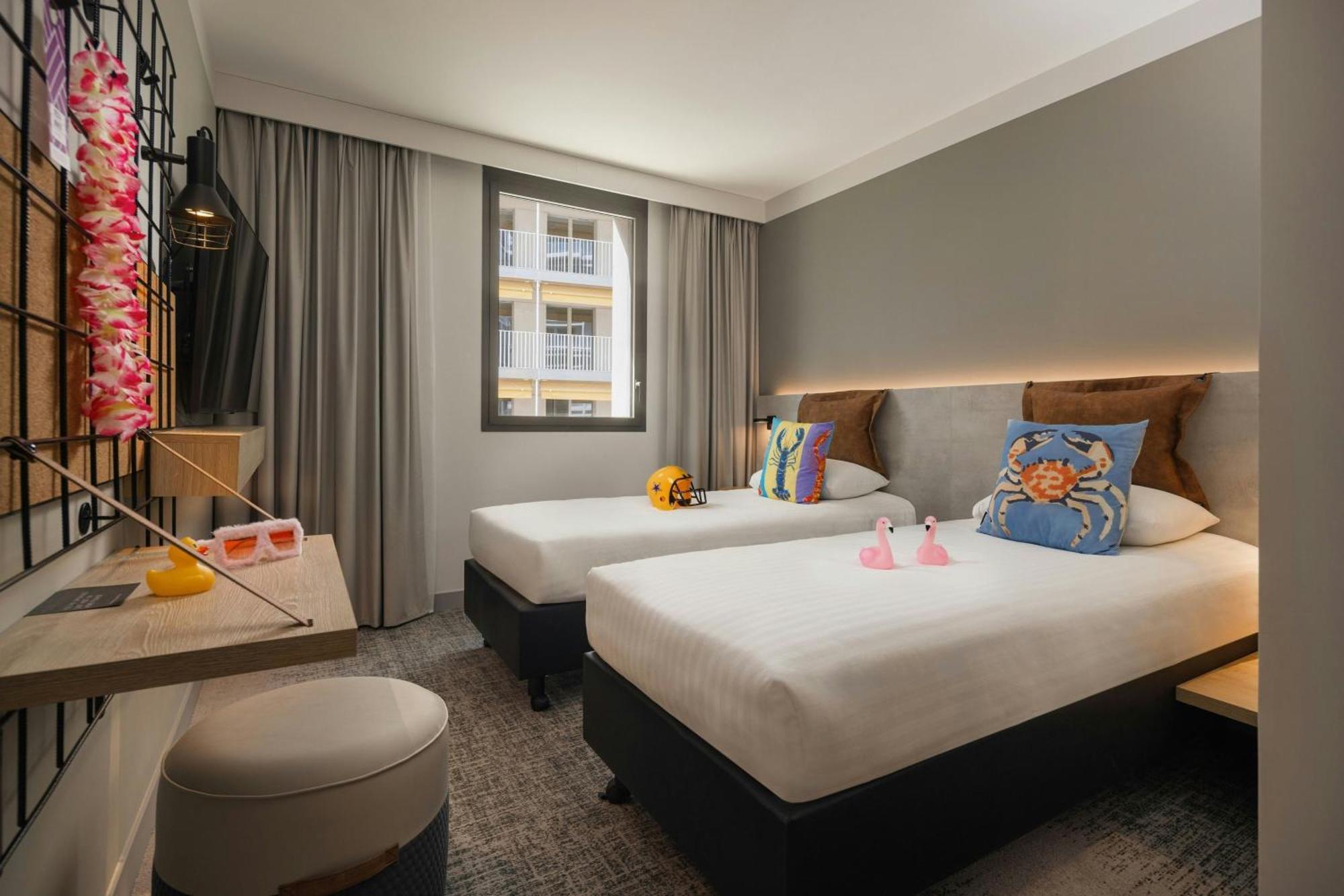 Moxy Twin Room