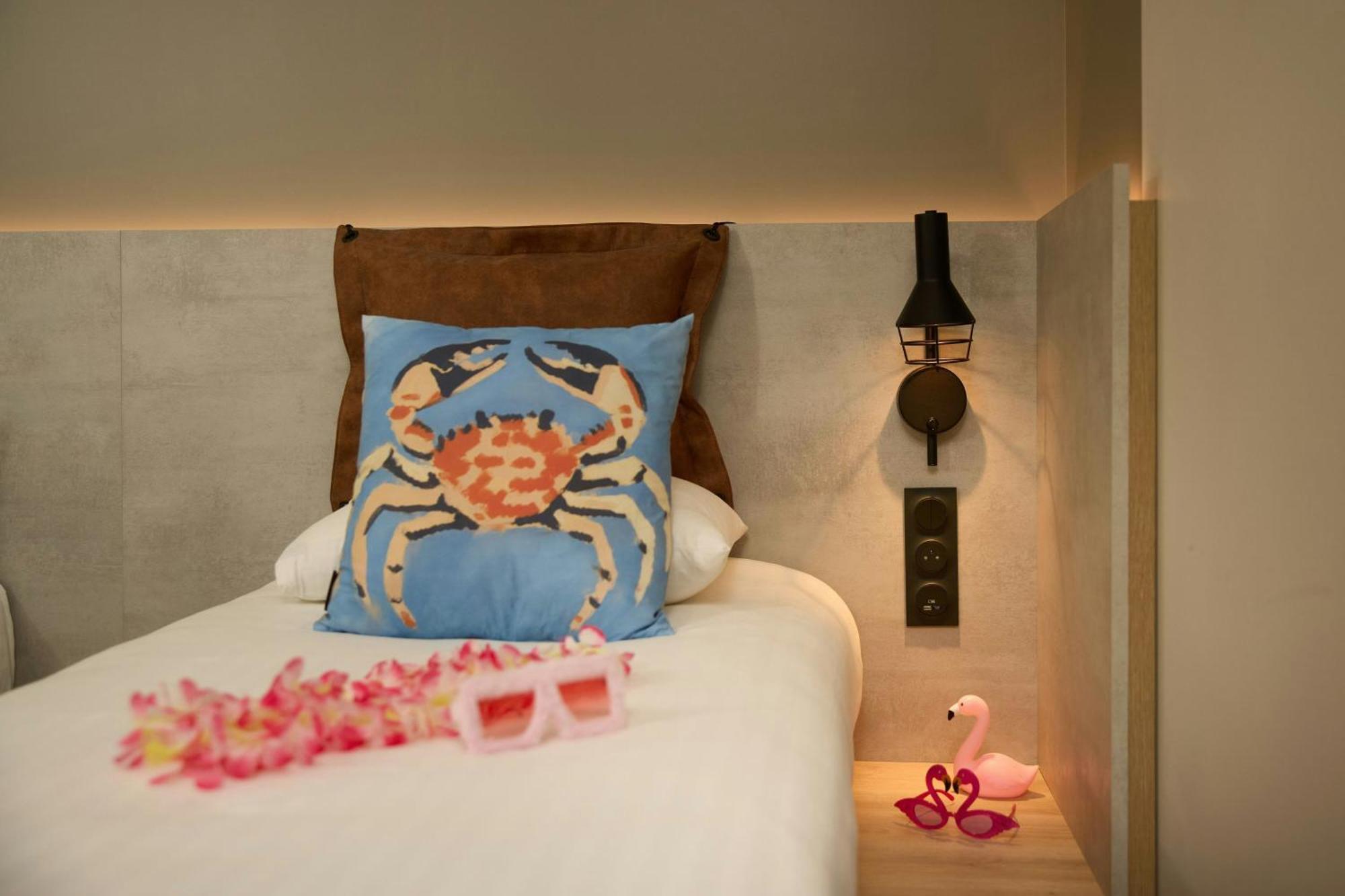 Moxy Twin Room