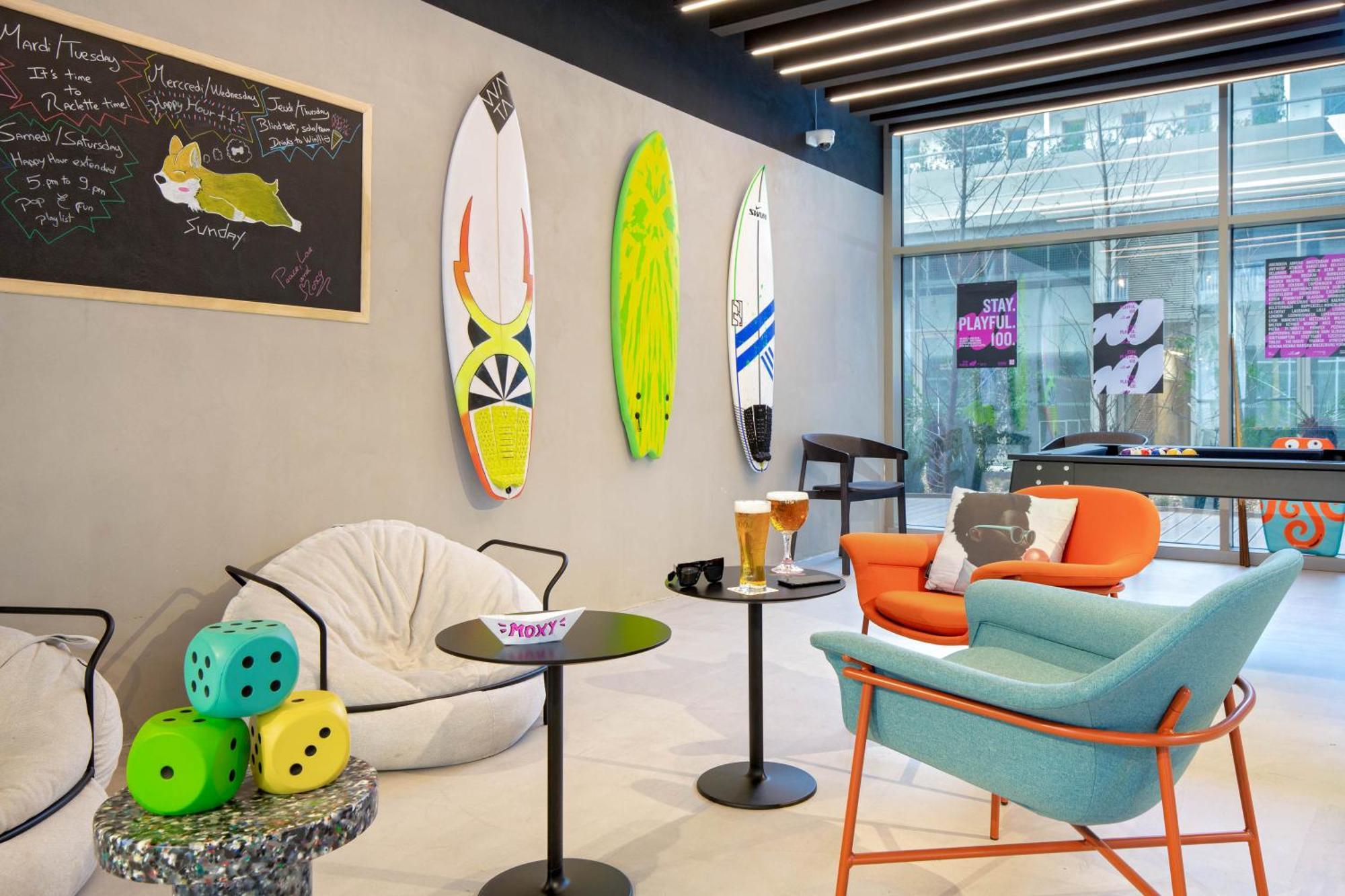 Moxy Twin Room