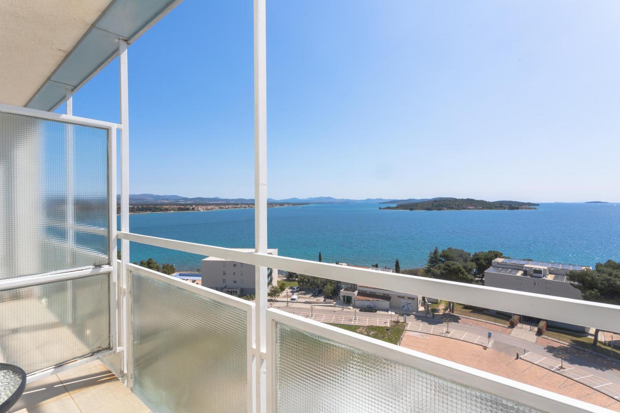 Classic Twin Room Balcony Sea View,1769492079:JPEG