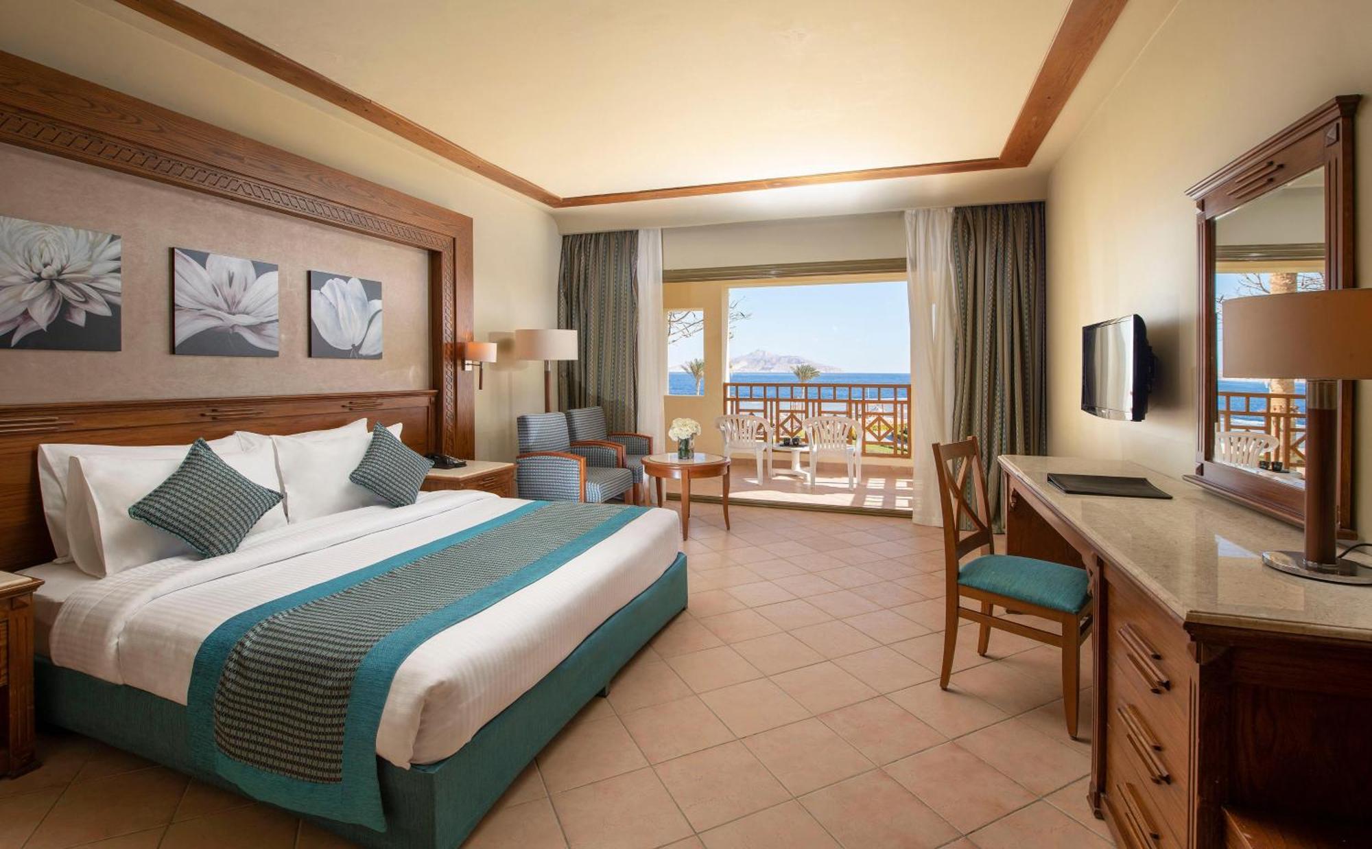 Superior Double or Twin Beach Front