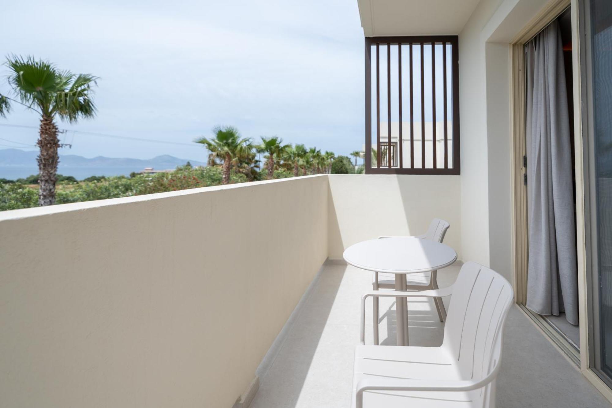 Deluxe Double or Twin Room Sea View