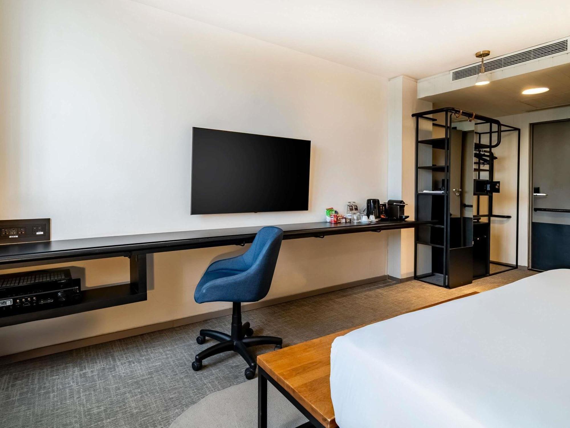 Design Executive Double Room Disability Access