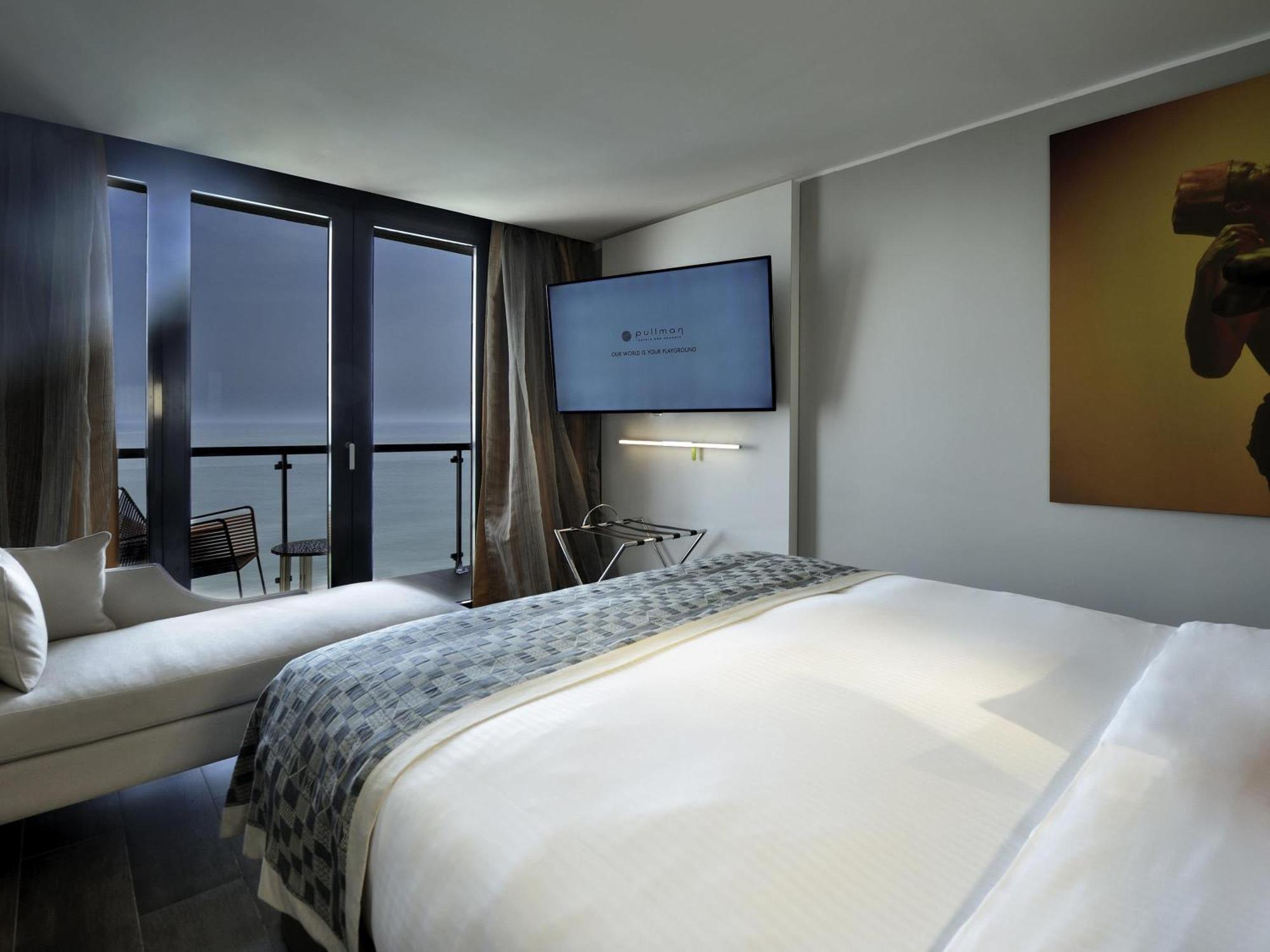 Deluxe King Room with Sea View