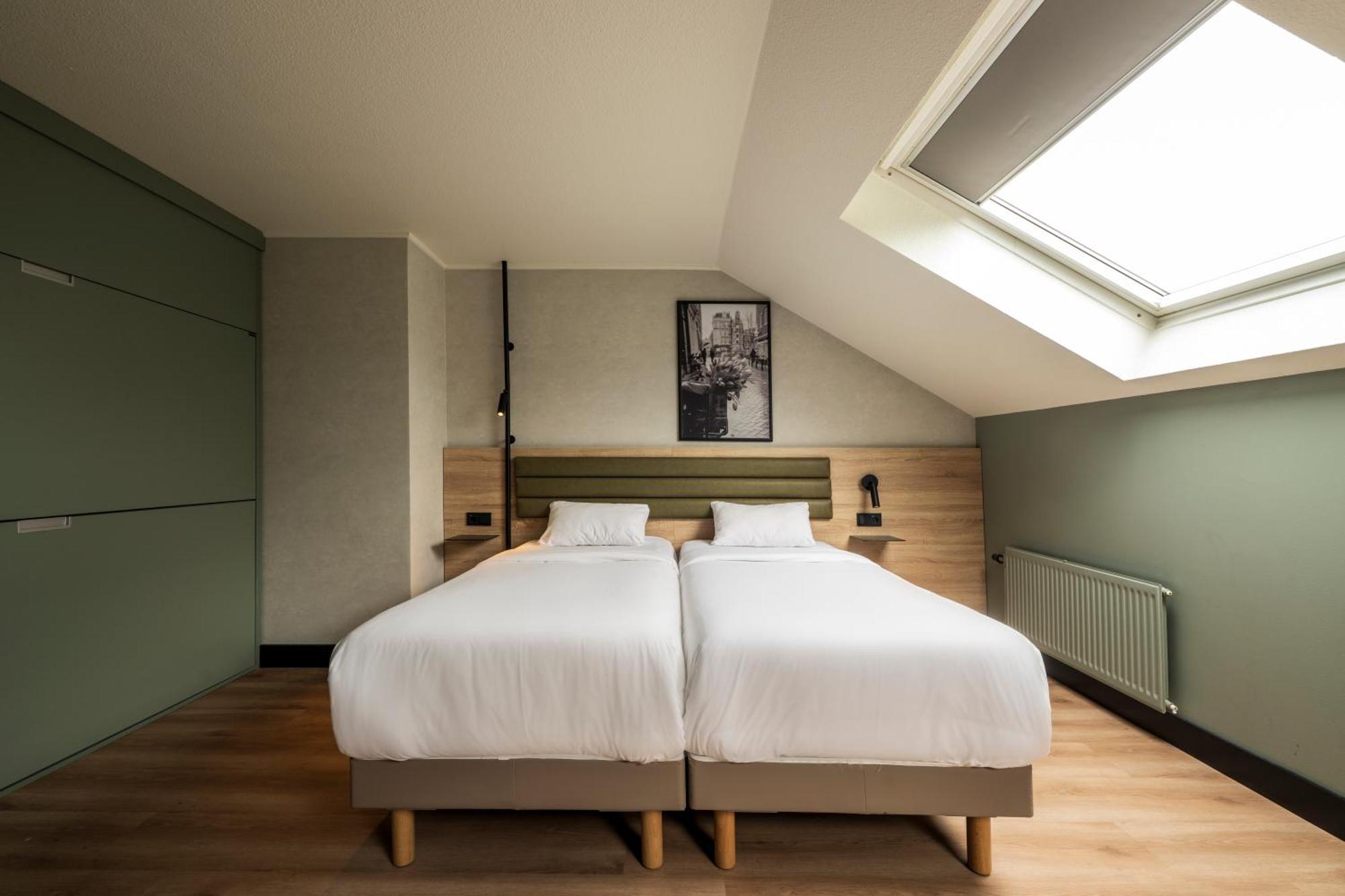 Standard Room 2 Single Beds