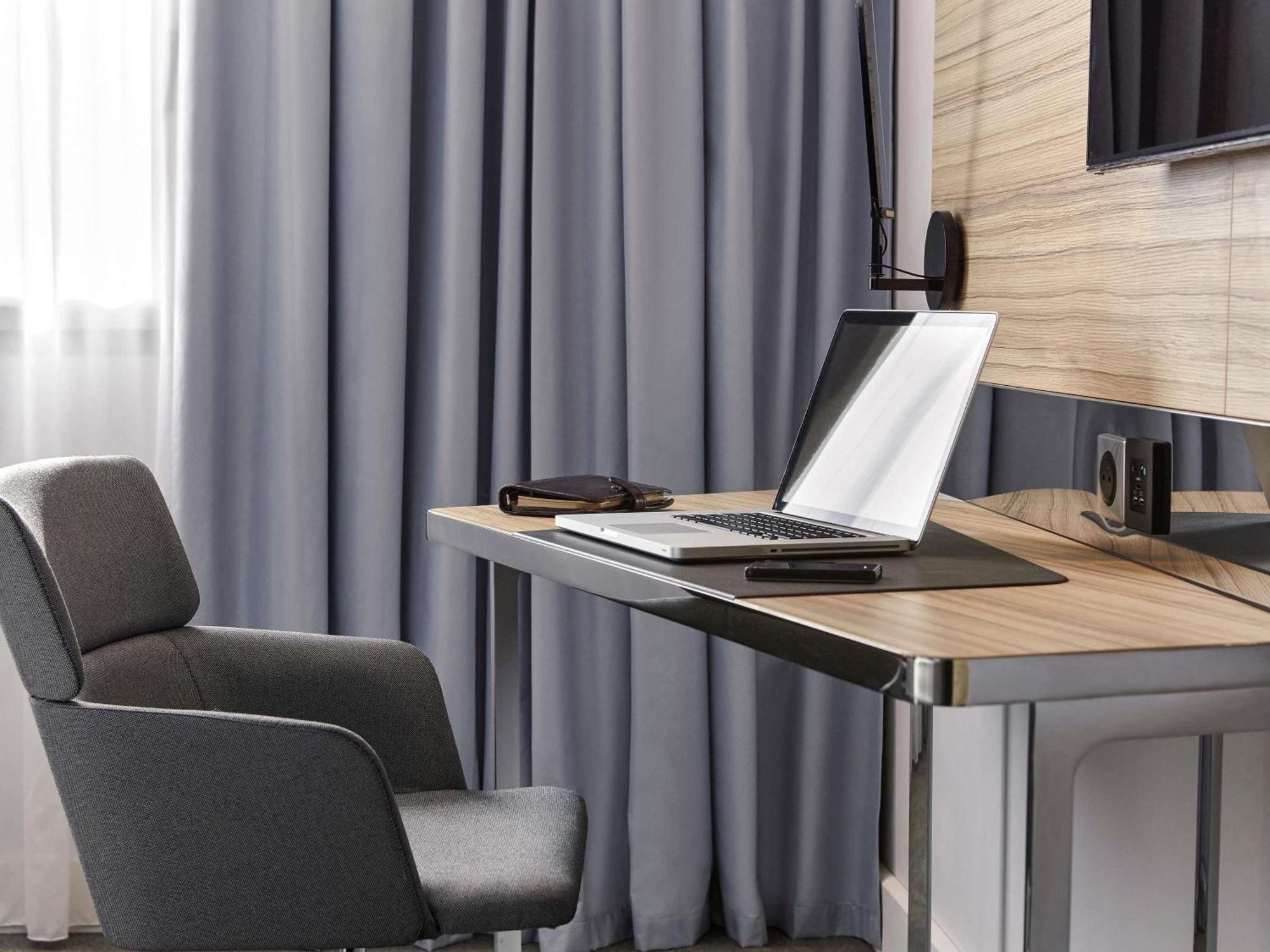 Executive Queen Room