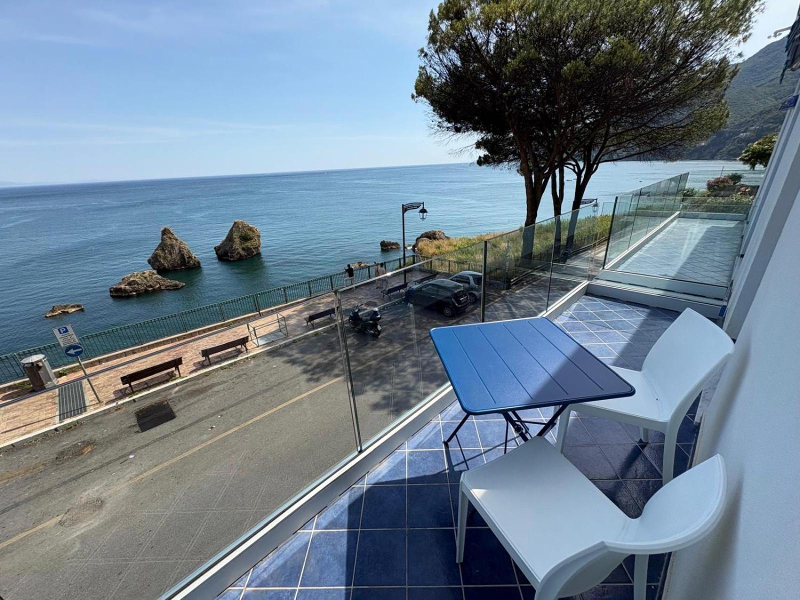 Two-Bedroom Apartment Sea View
