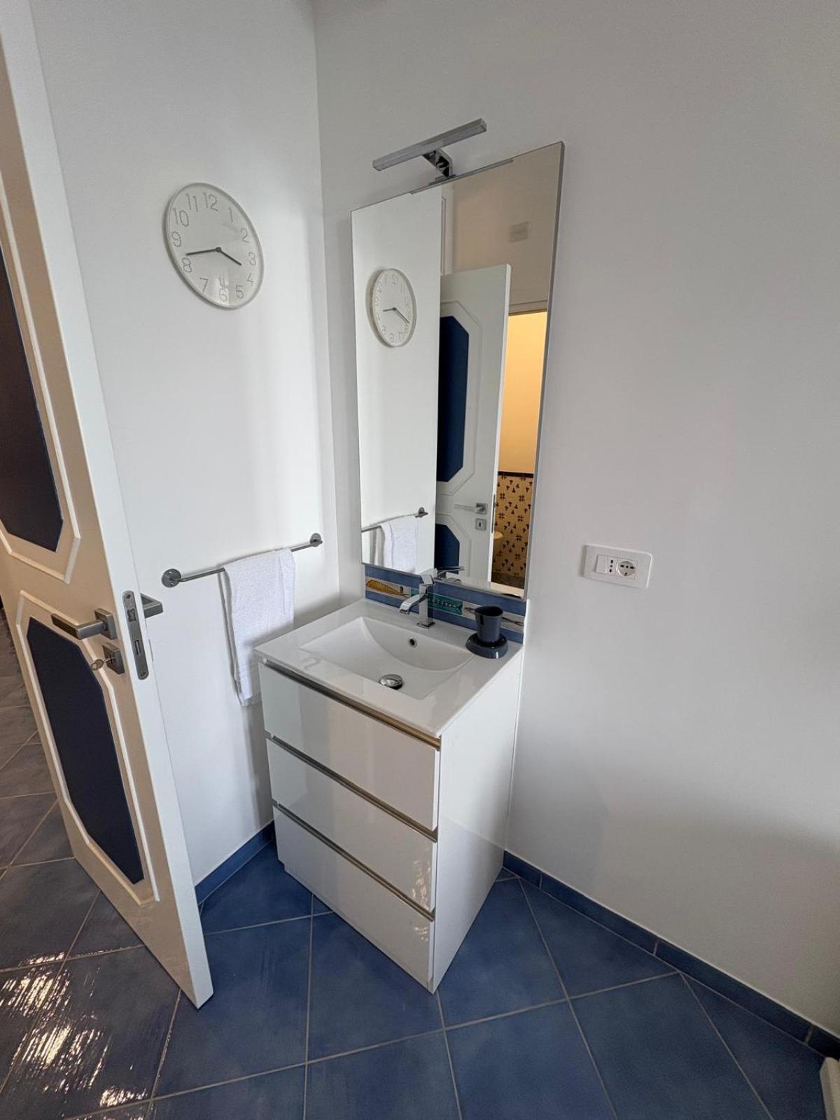Two-Bedroom Apartment Sea View