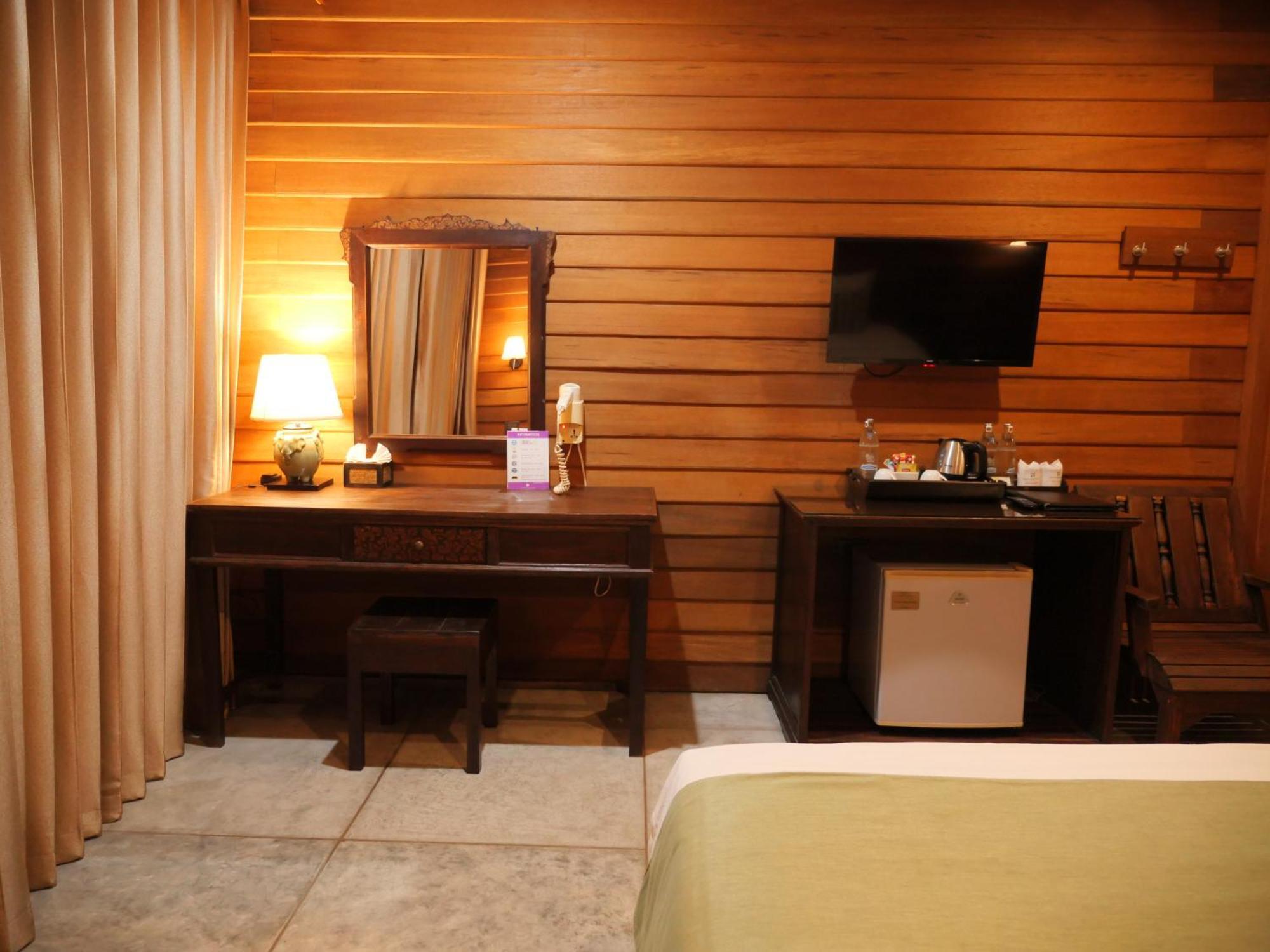 Deluxe Double or Twin Room
