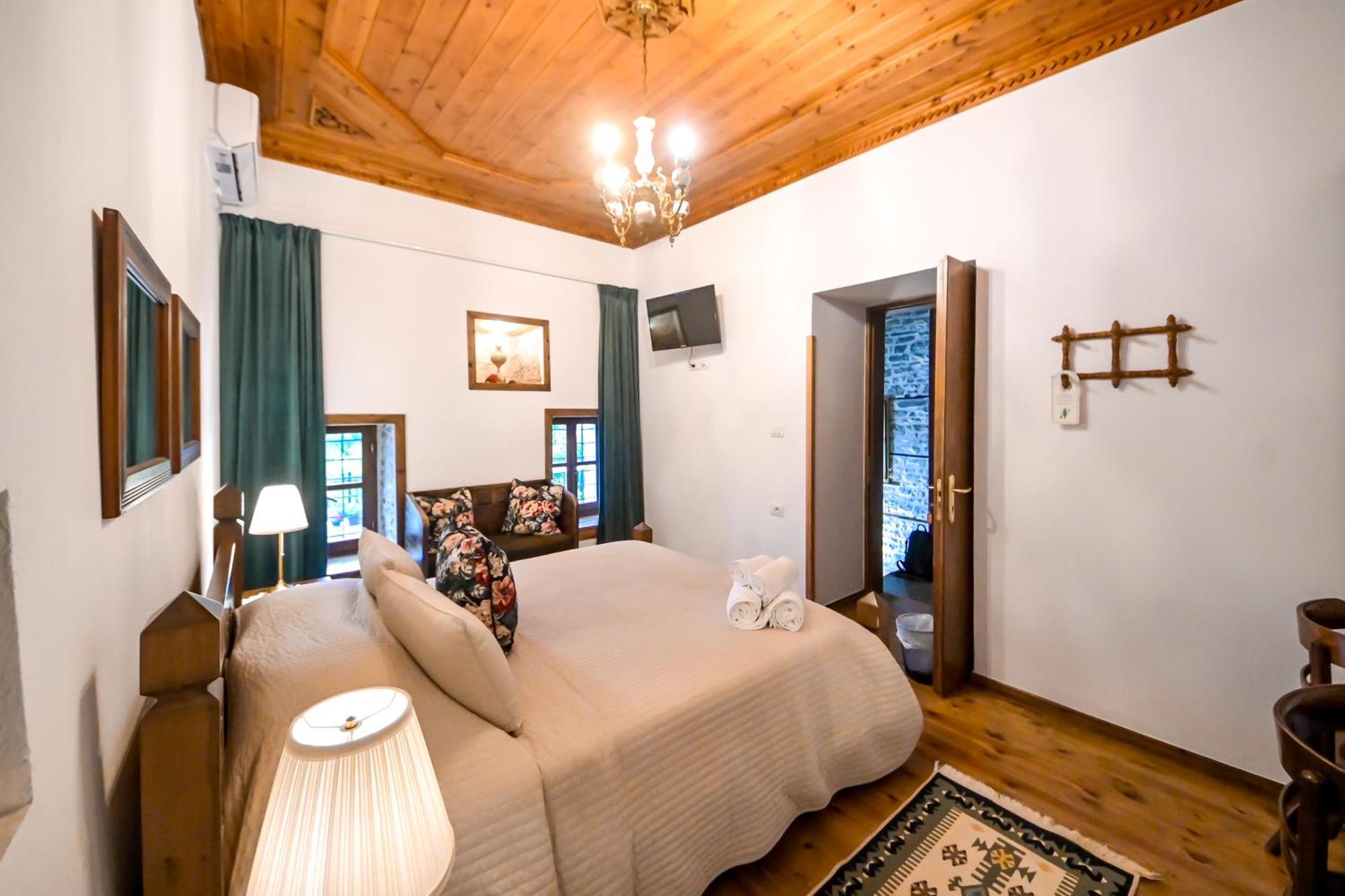 Basic Double Room