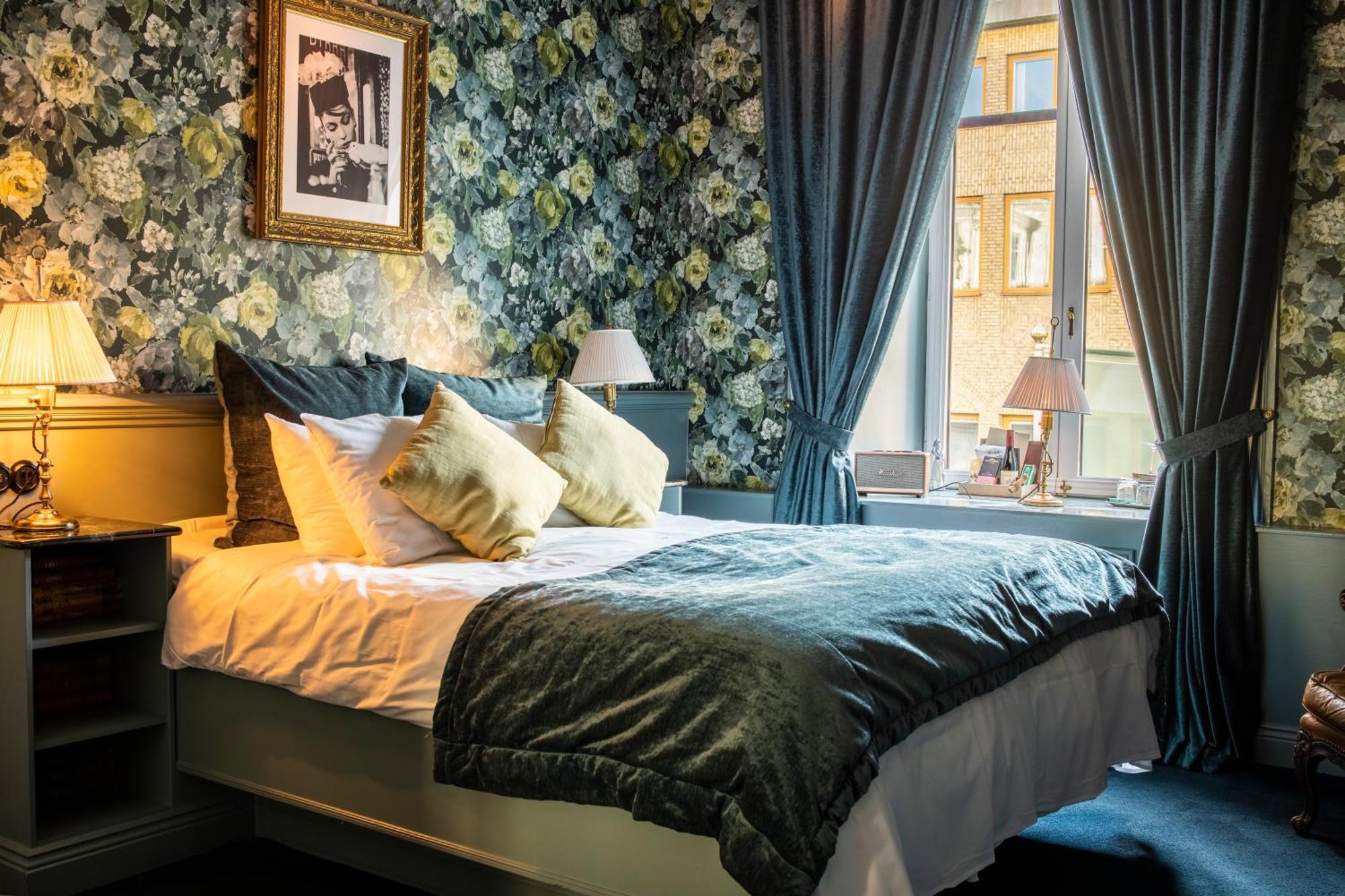 Petite Double Room