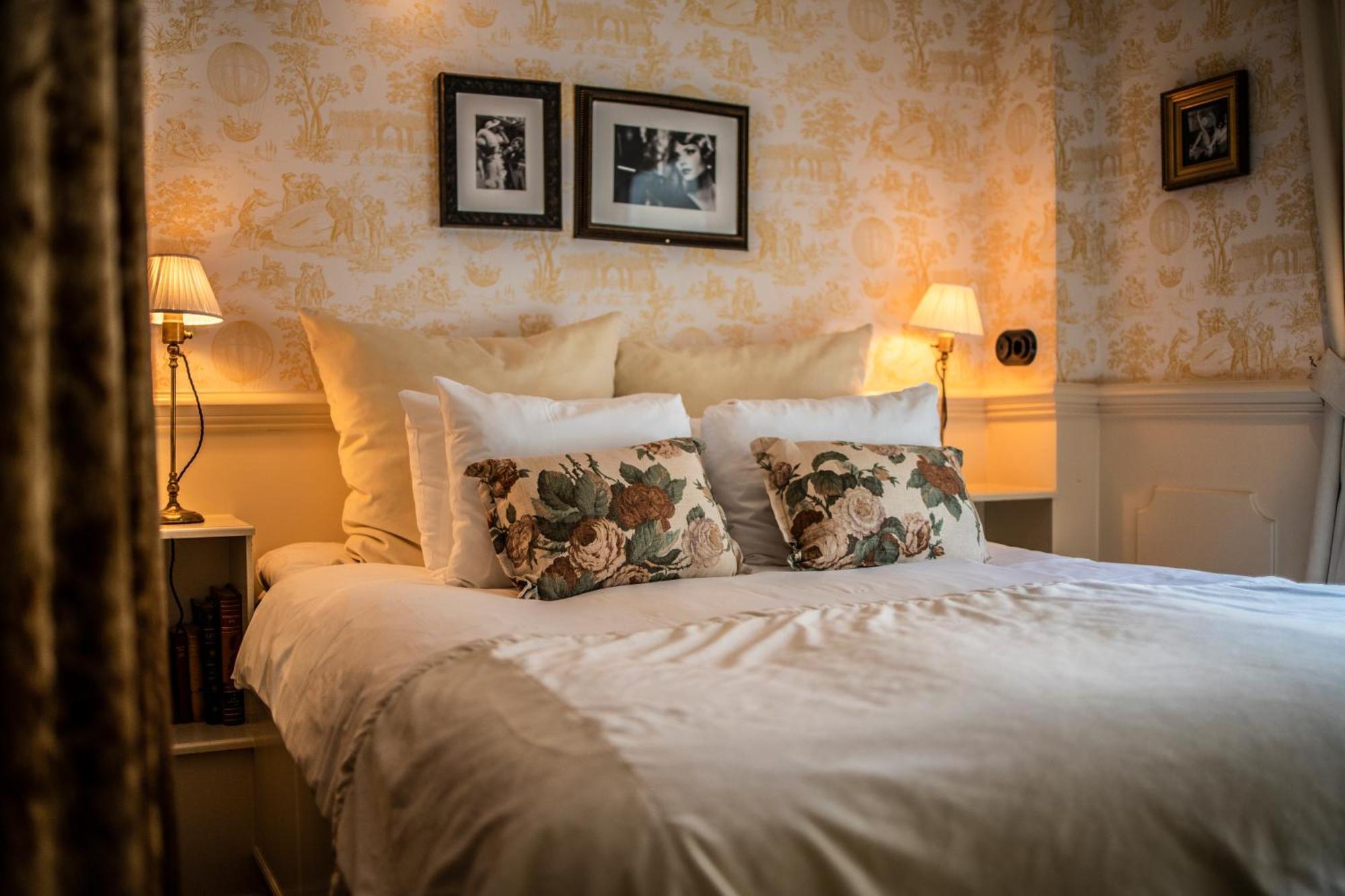 Petite Double Room
