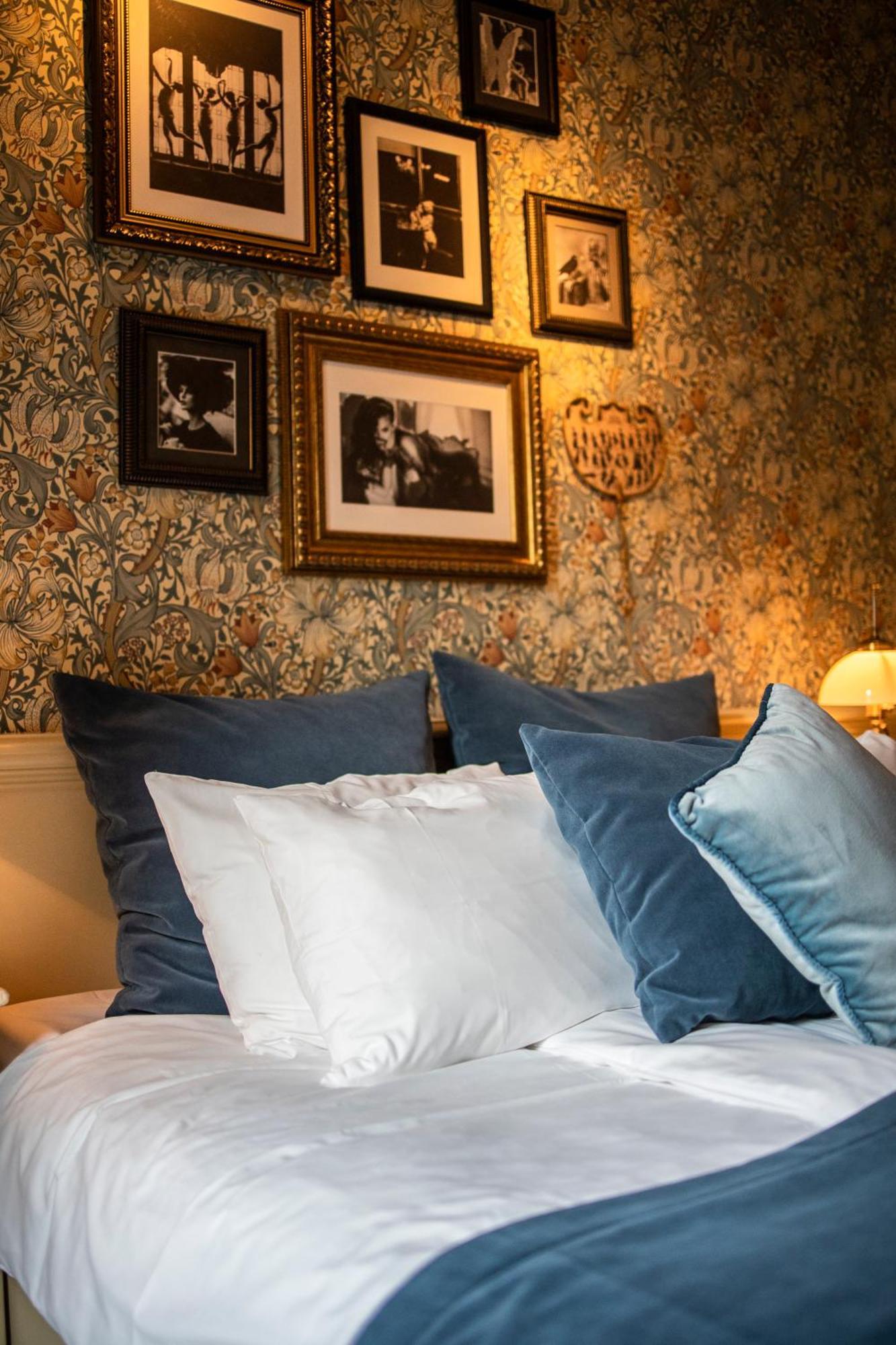 Petite Double Room