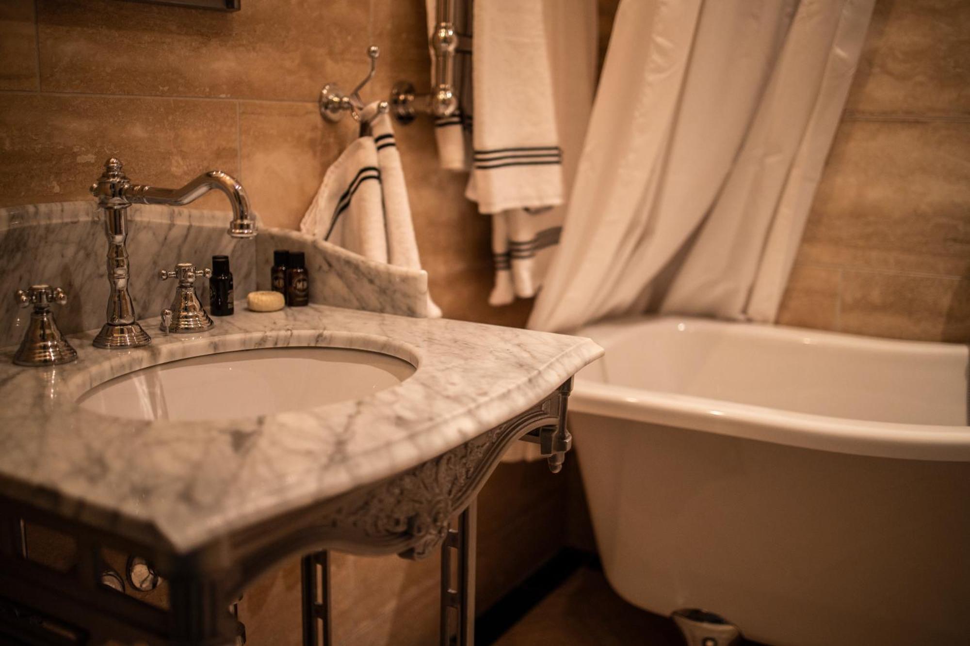Petite Plus Double Room