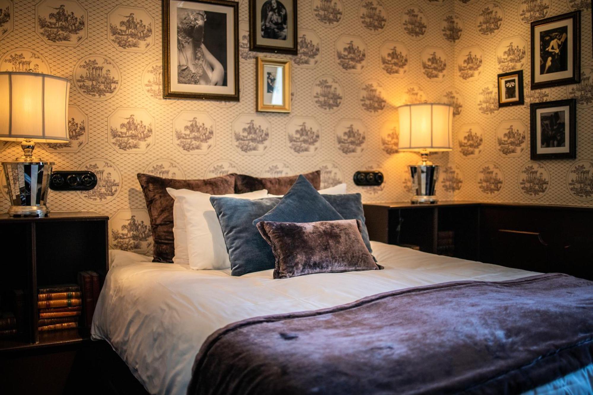 Petite Plus Double Room