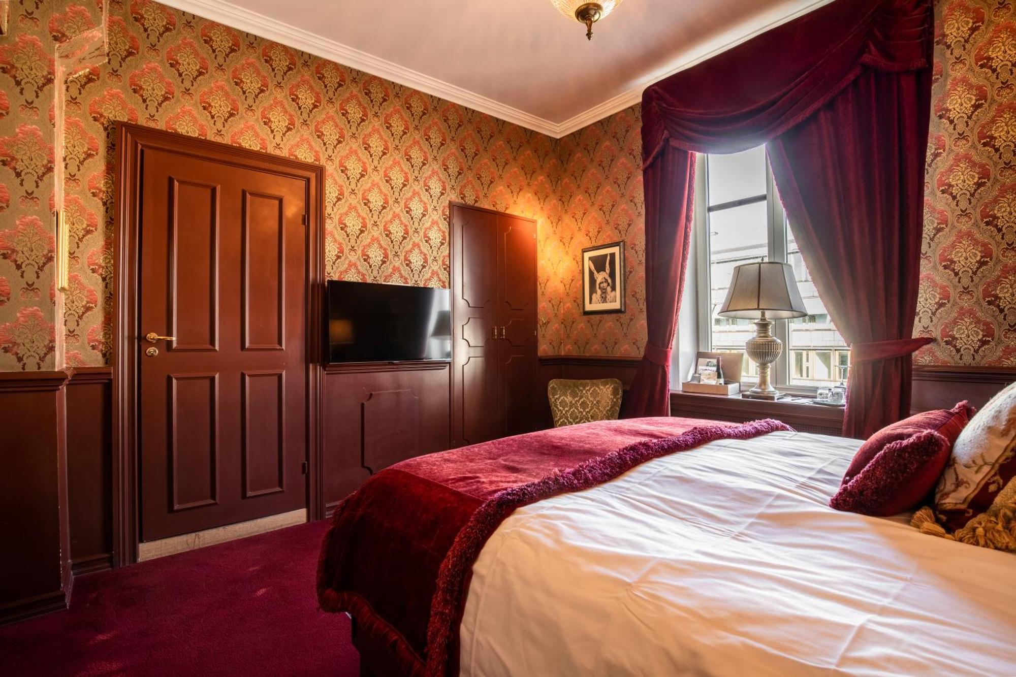 Petite Plus Double Room