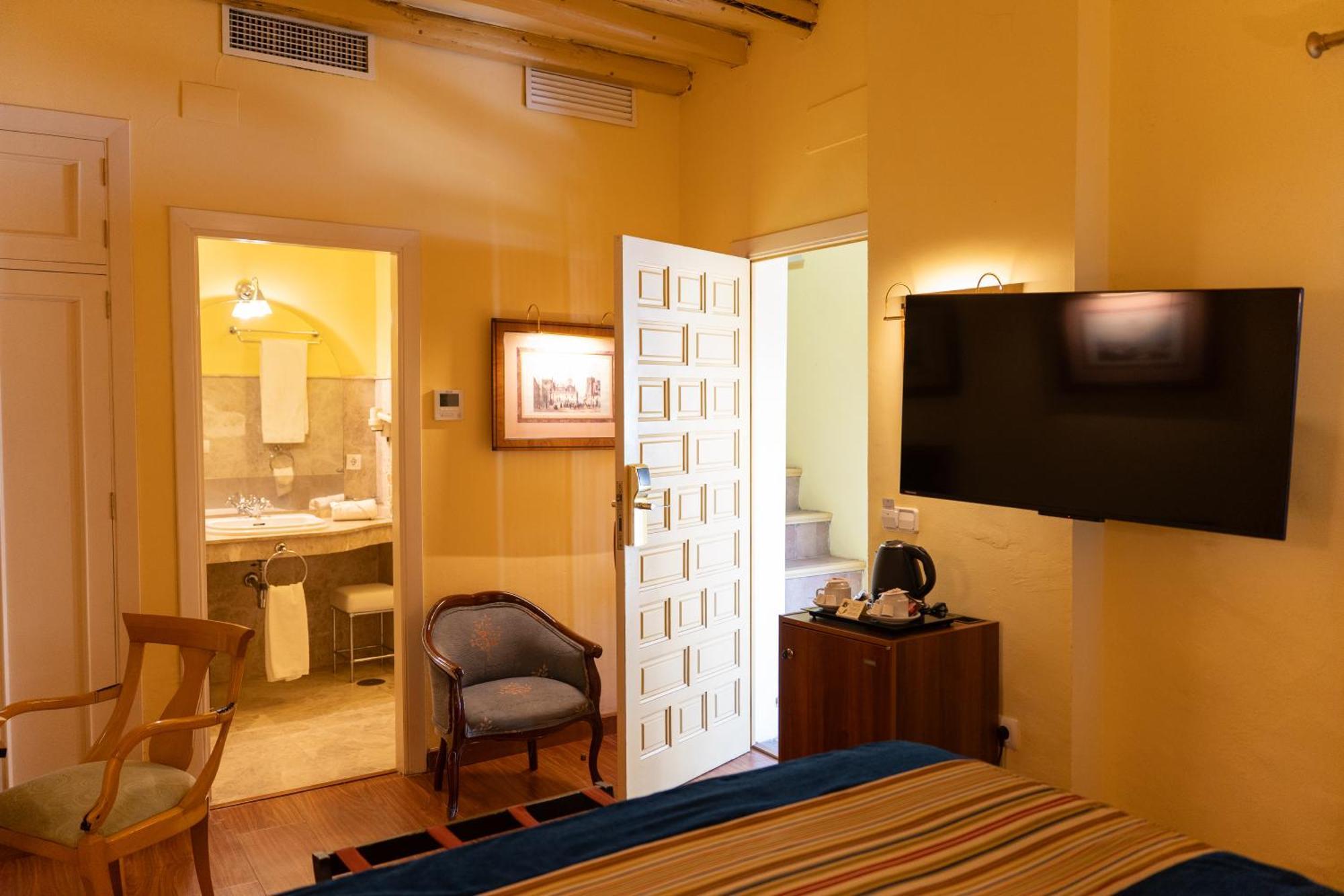 Basic Double Room