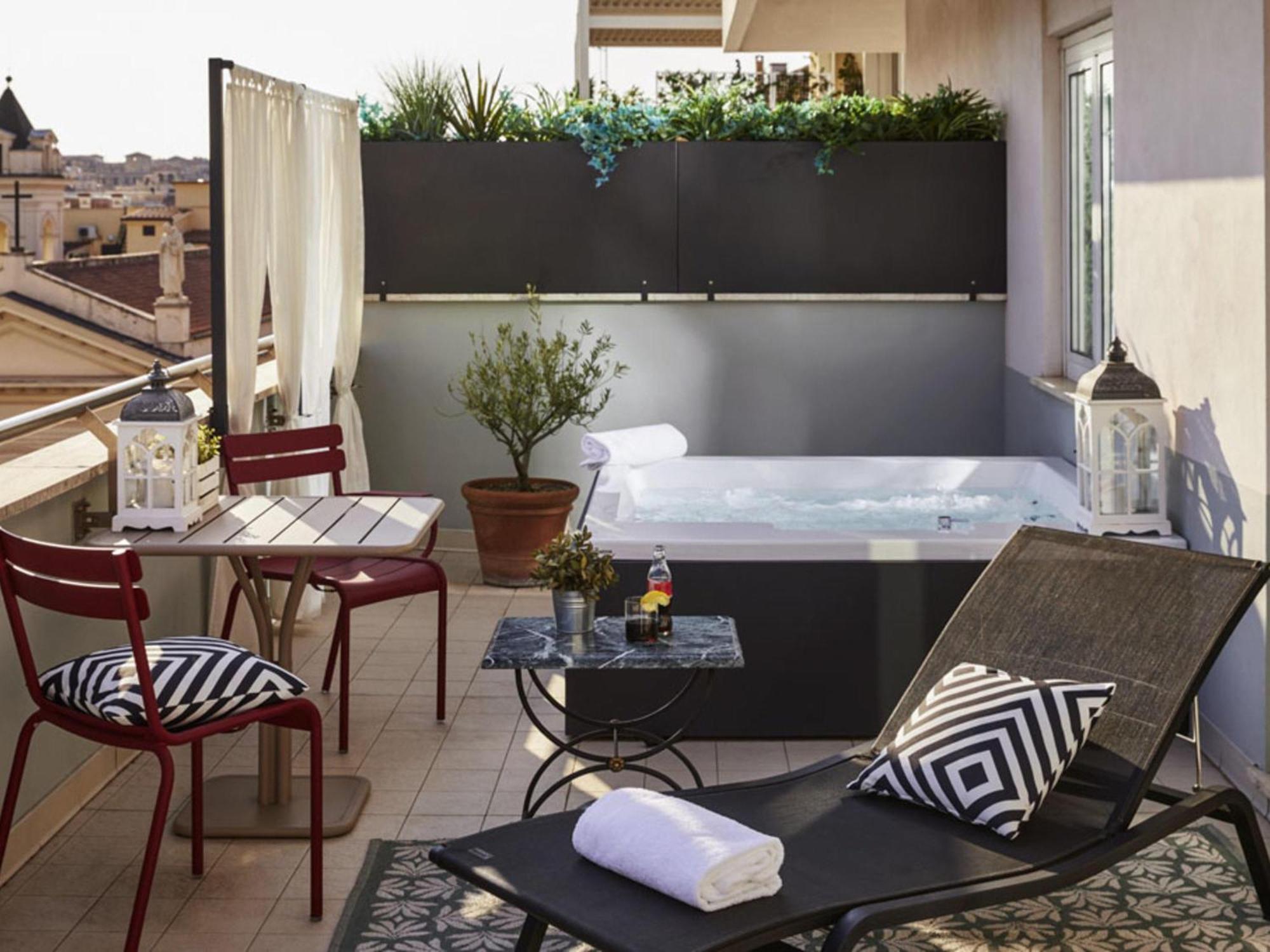 Deluxe Double Room Whirlpool Bath Terrace