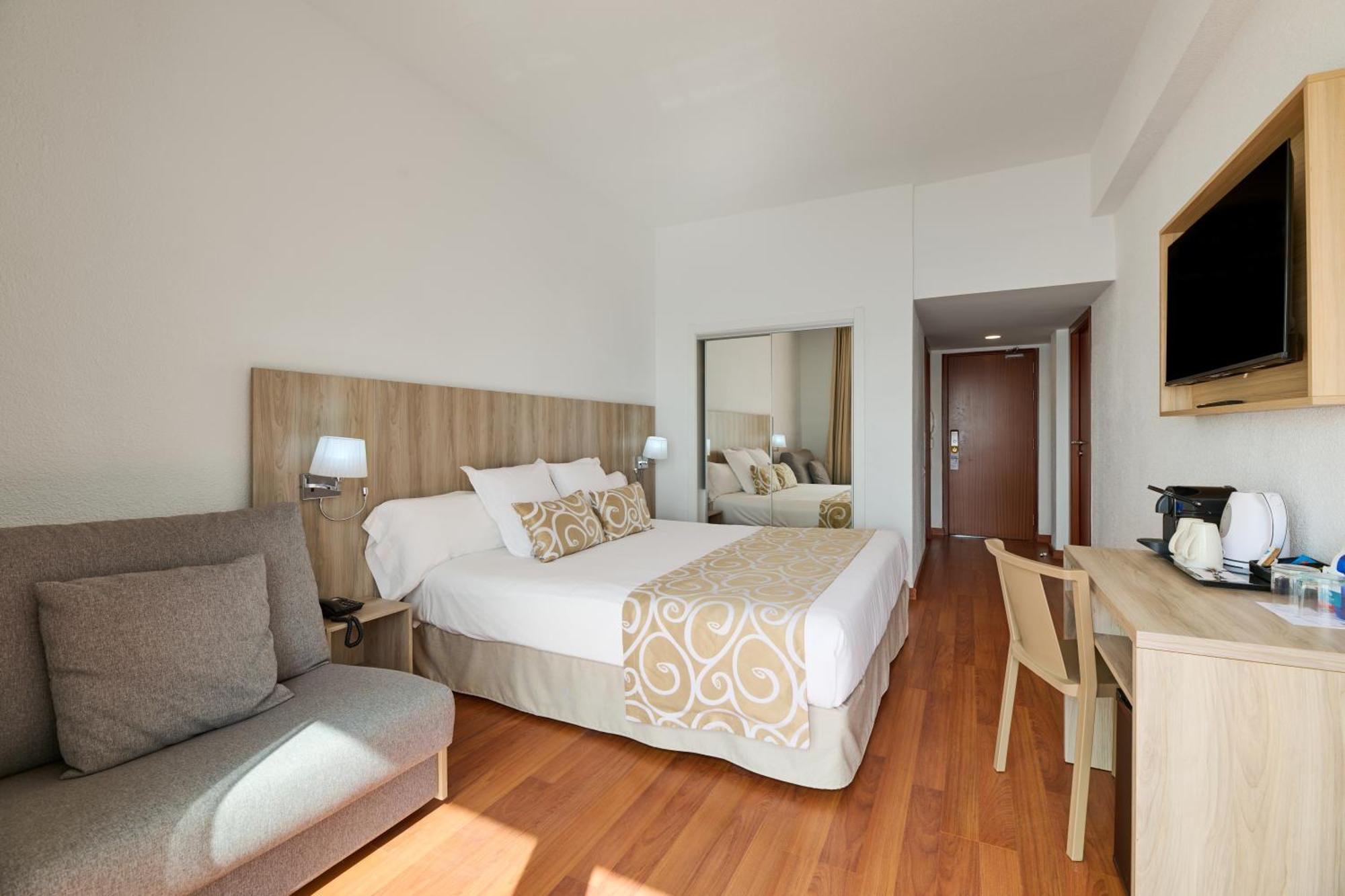Chambre Double Supérieure - Vue Frontale sur Mer Mineure