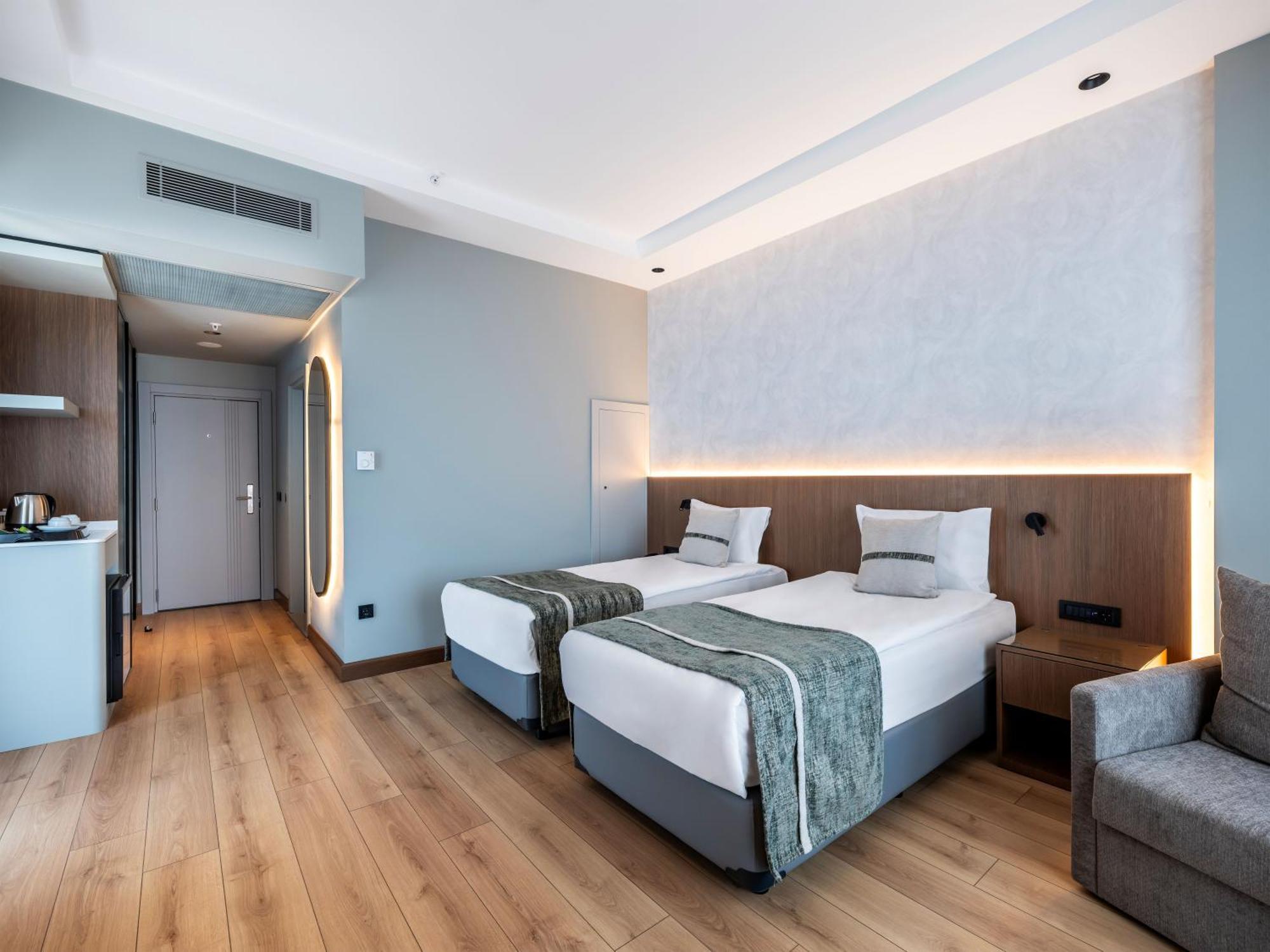Triple Room Sea View,1772062668:JPEG