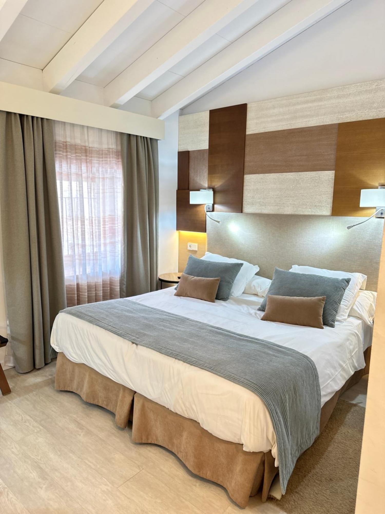 Superior Double or Twin Room City View