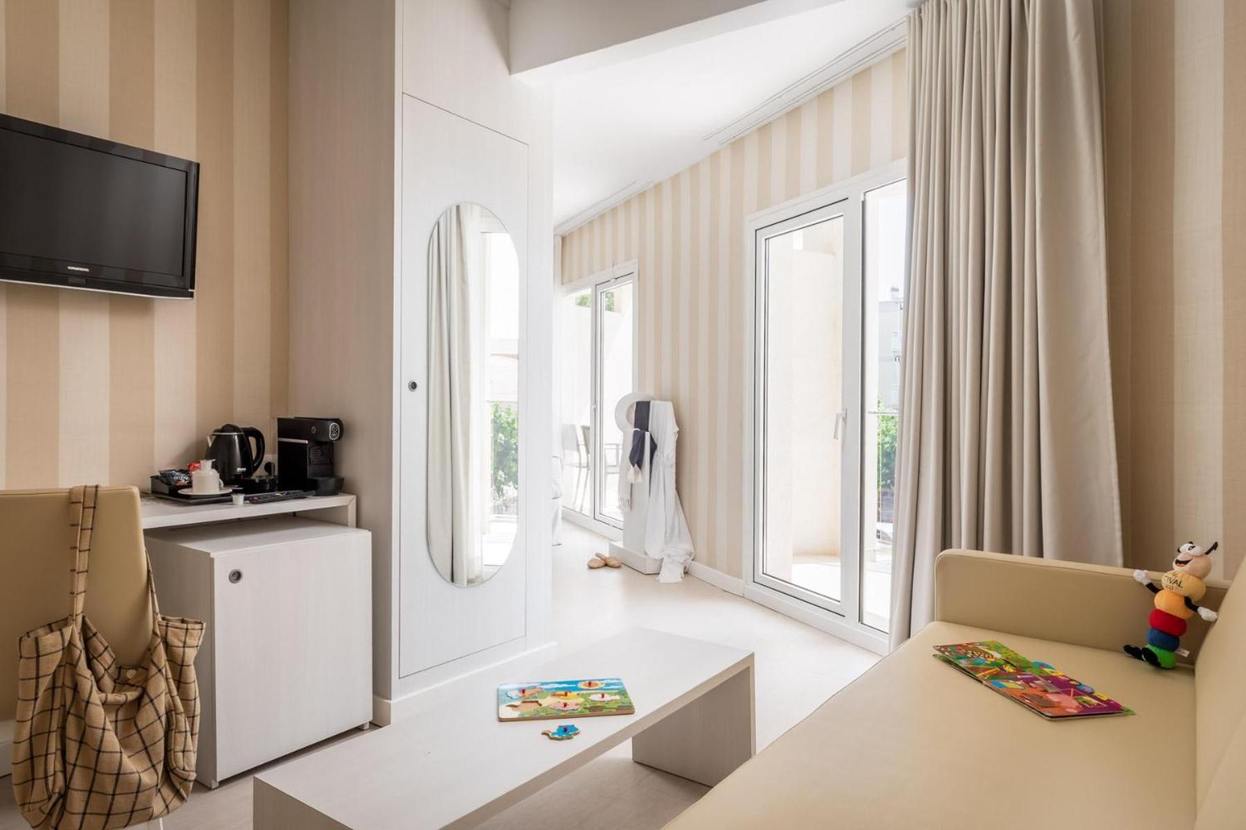Standard Junior Suite
