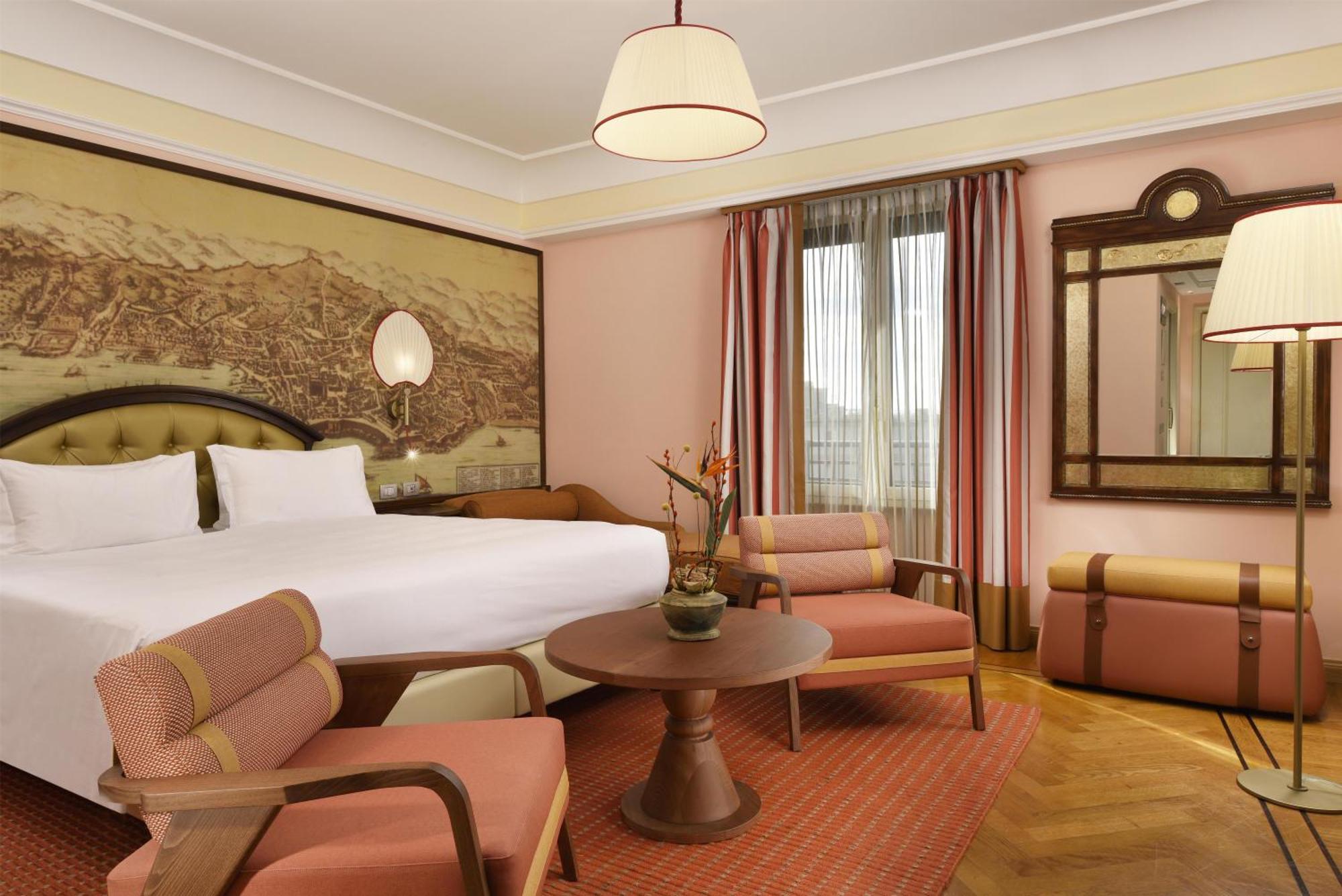 Deluxe King Room
