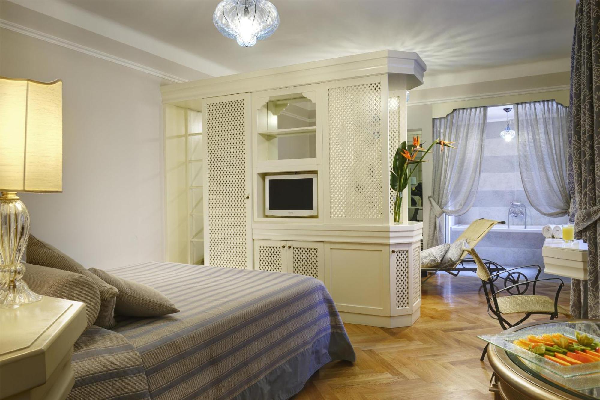 King Room