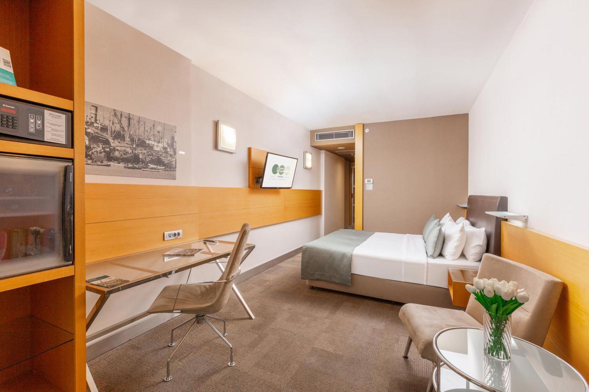 Executive Room Lounge Access