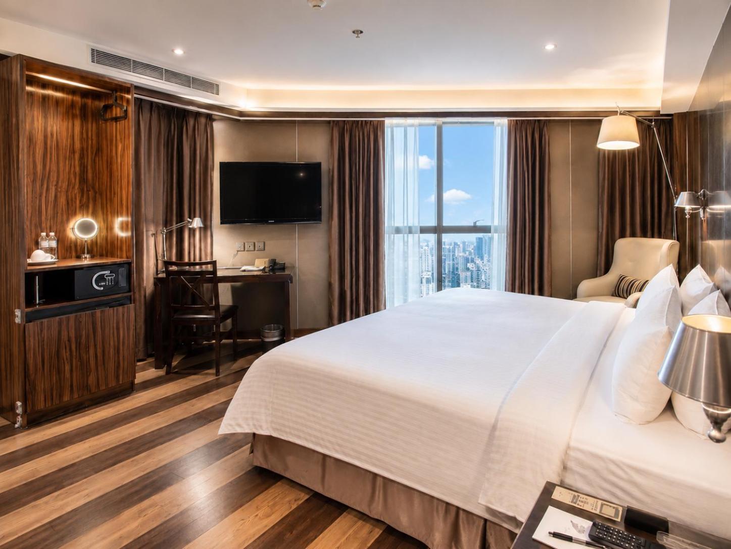 Deluxe King Room