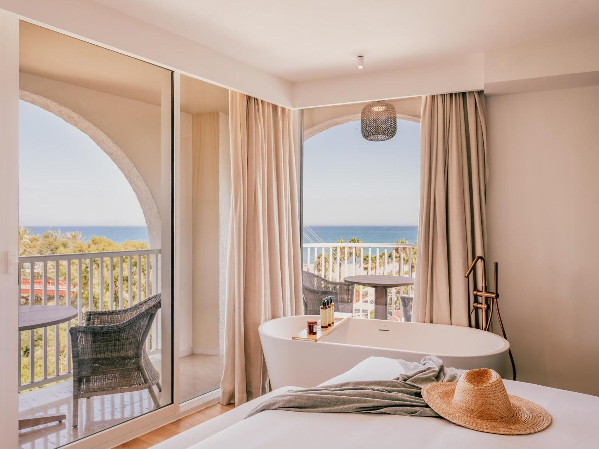 Exclusive ME 2 Bedroom Suite,1774428217:JPEG