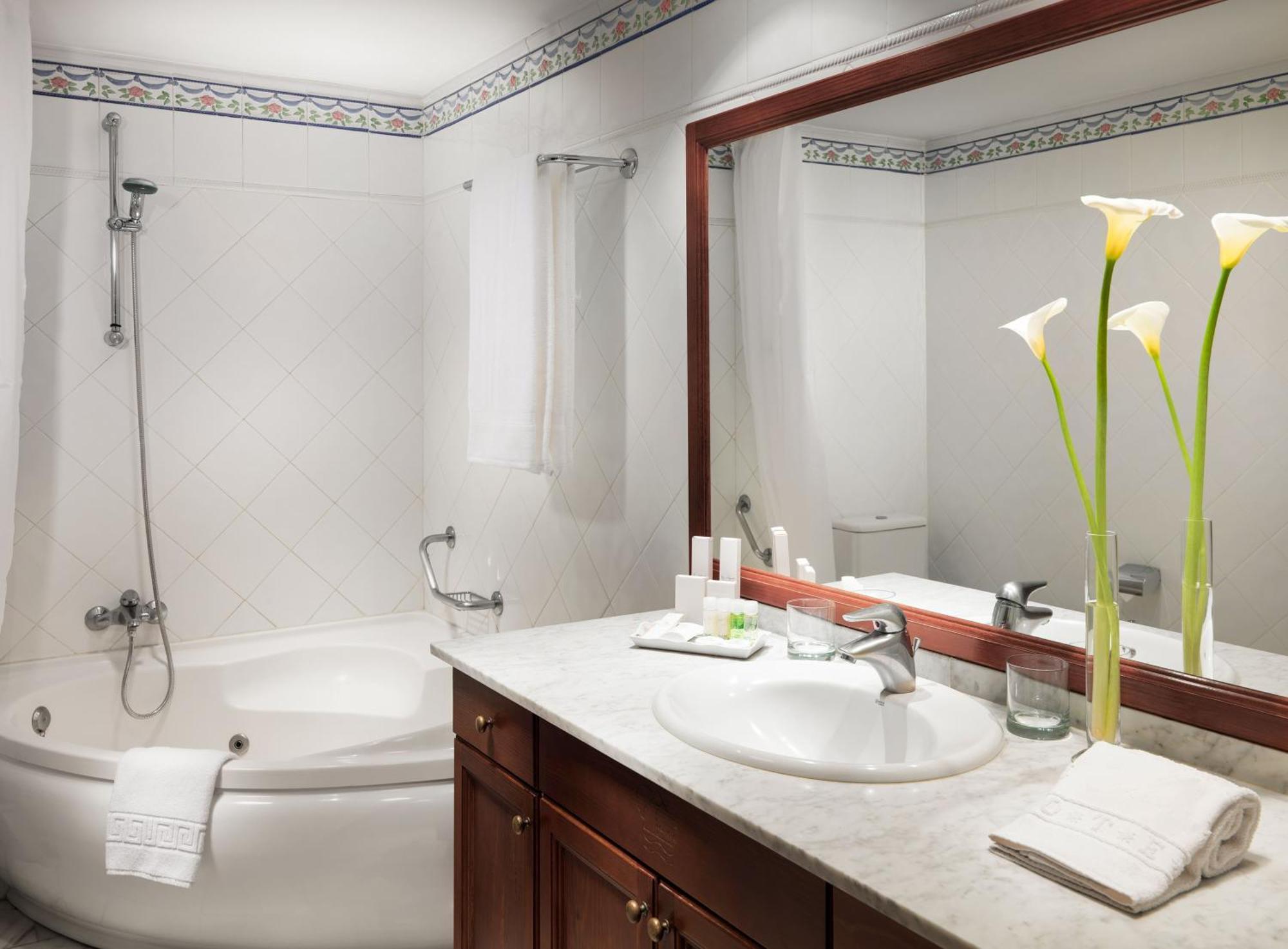 Suite com 2 Quartos e Vista Mar