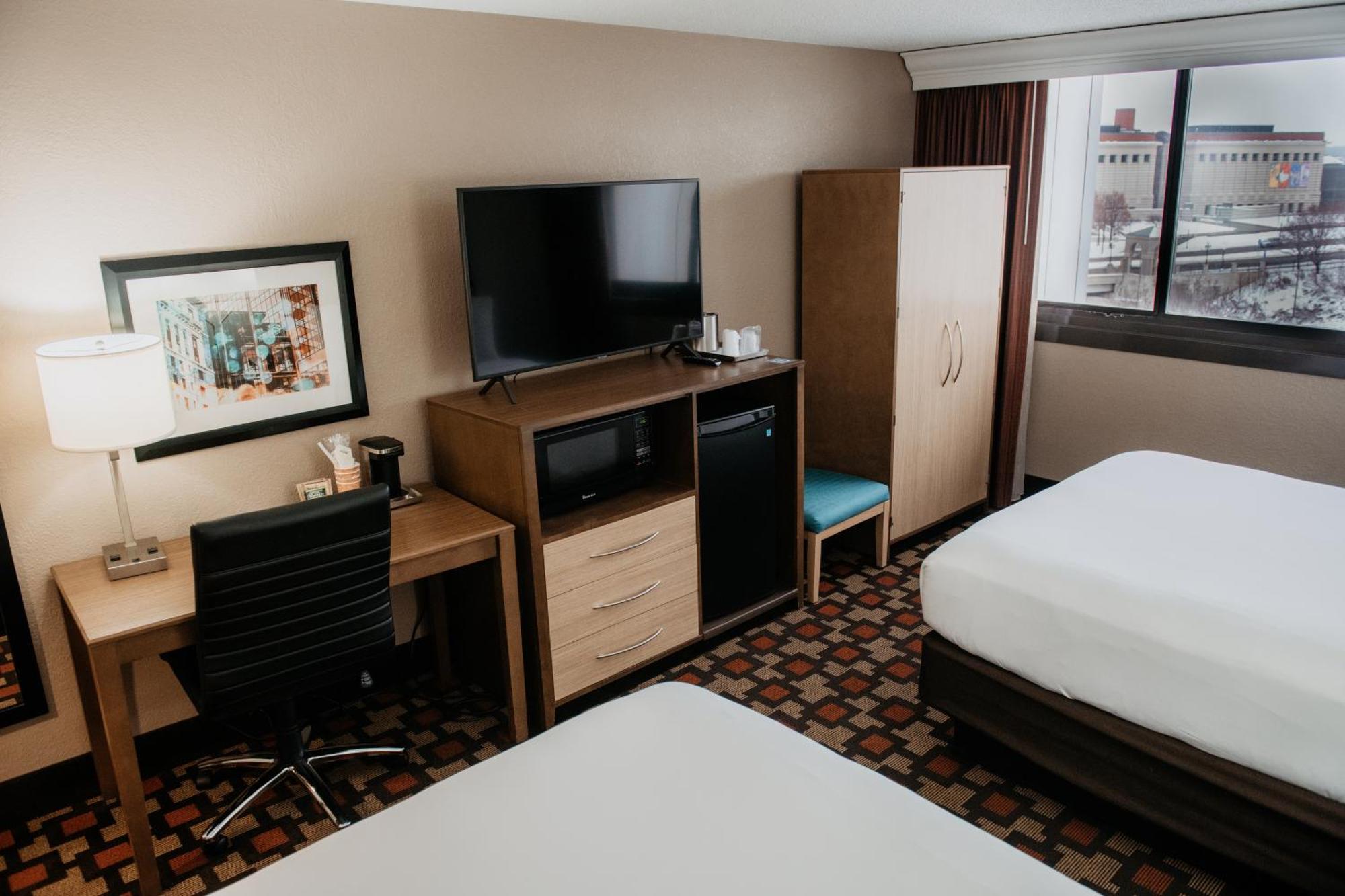 Queen Room Two Queen Beds Non-Smoking