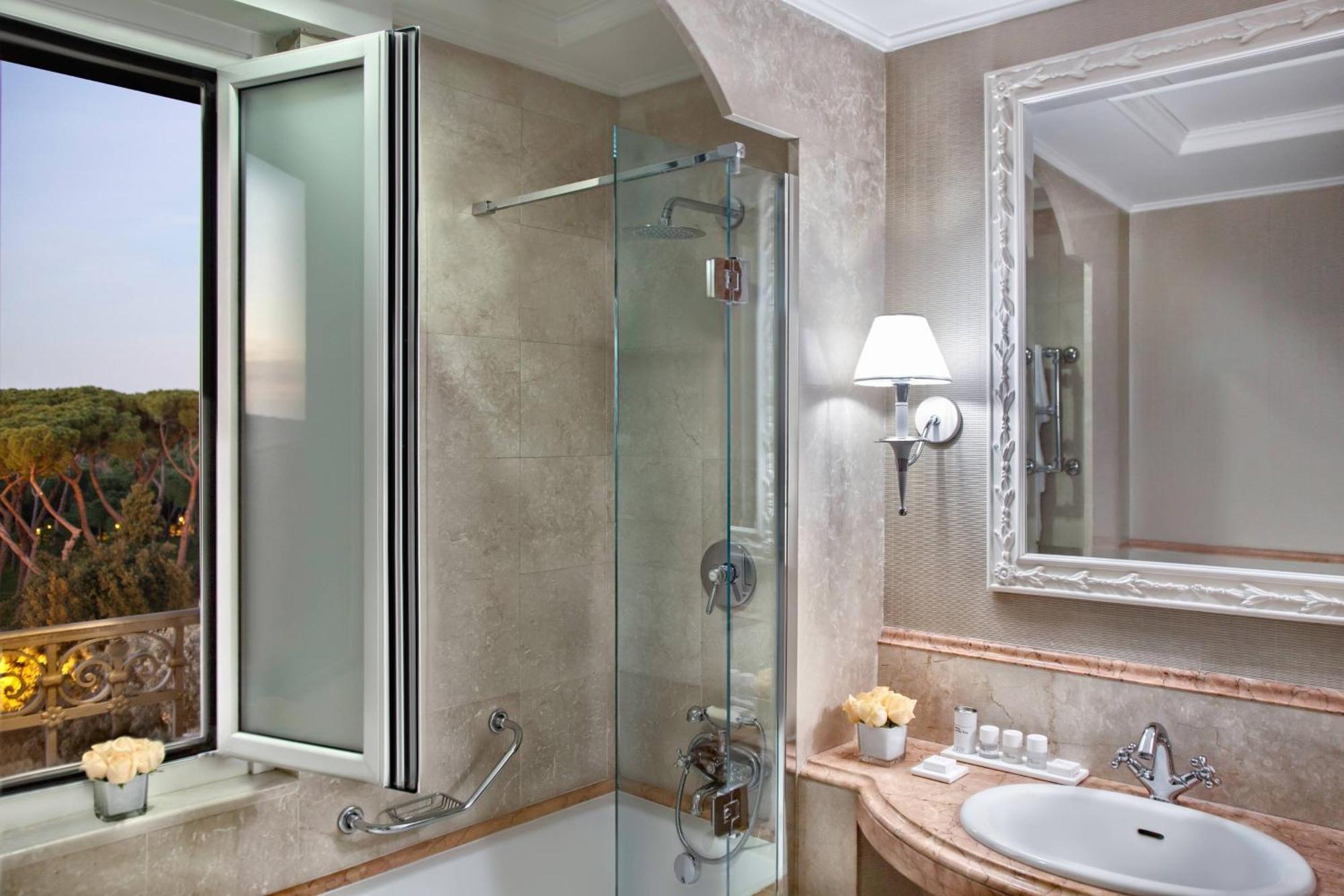 Superior King Room High Floor