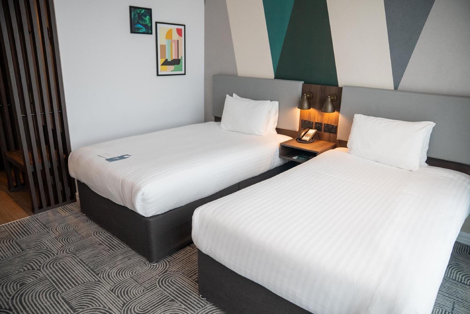 Standard Room with Two Single Beds