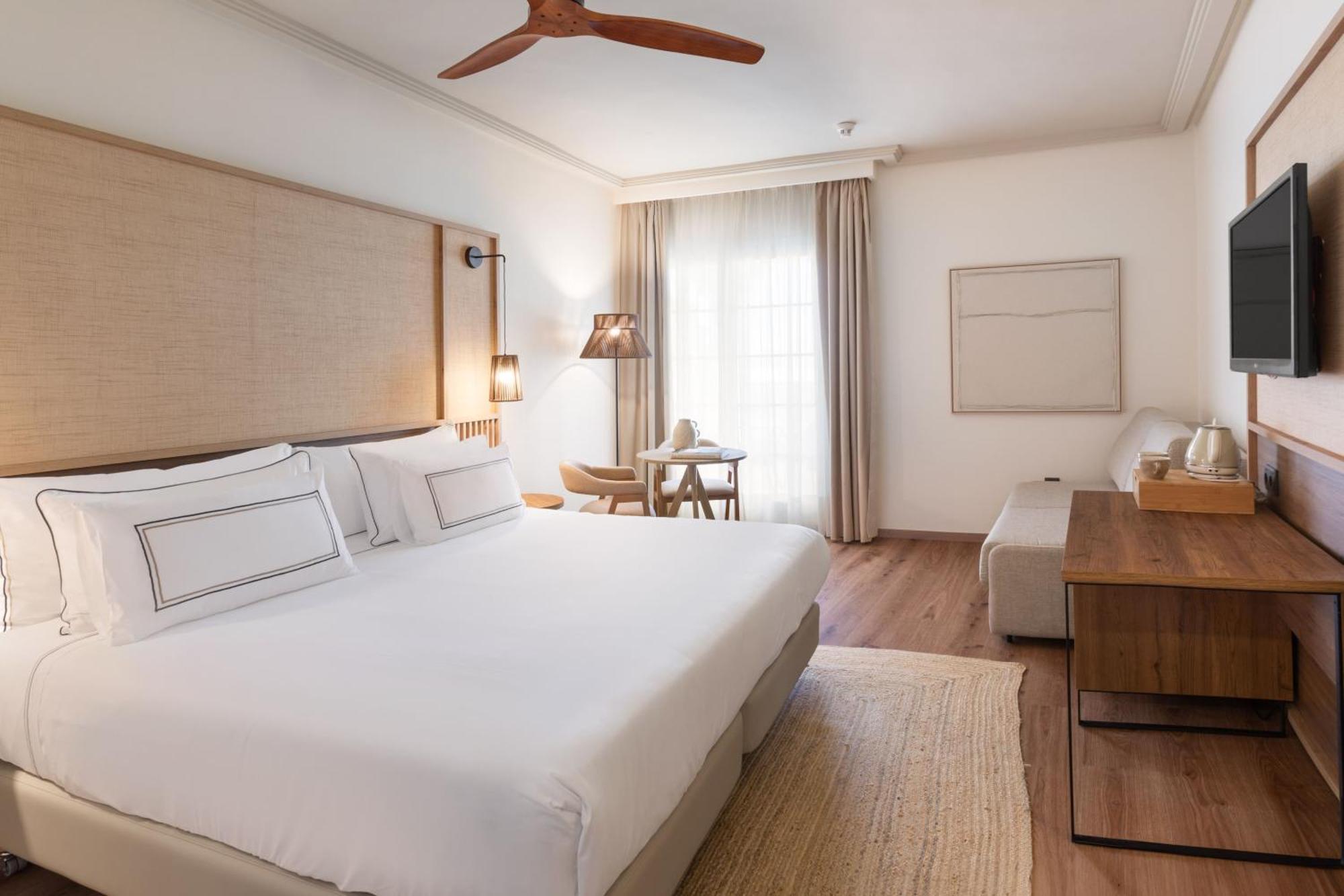 Quarto Familiar (2 Adultos + 2 Crianças)