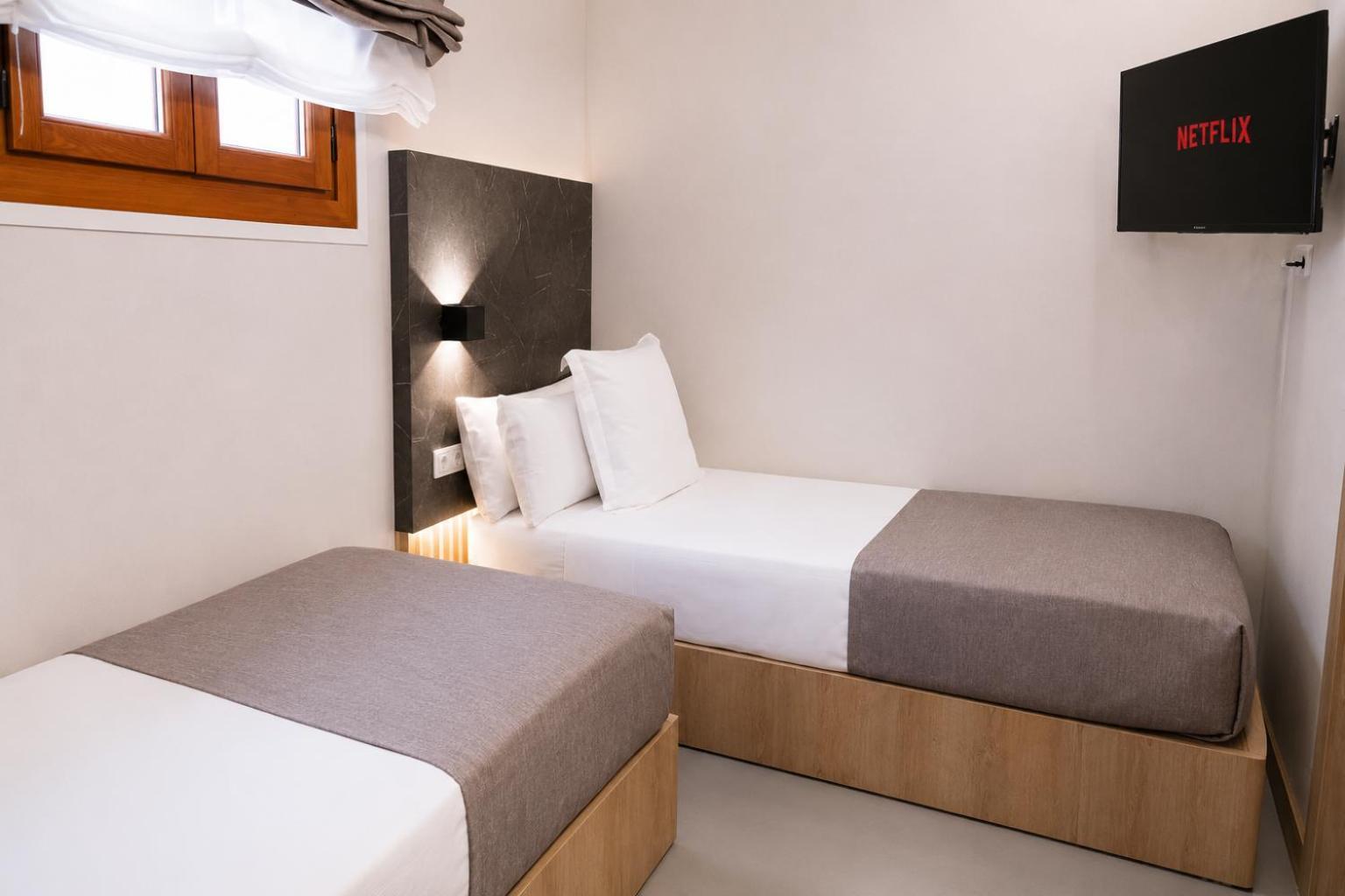 Economy Twin Room,1774984628:JPEG
