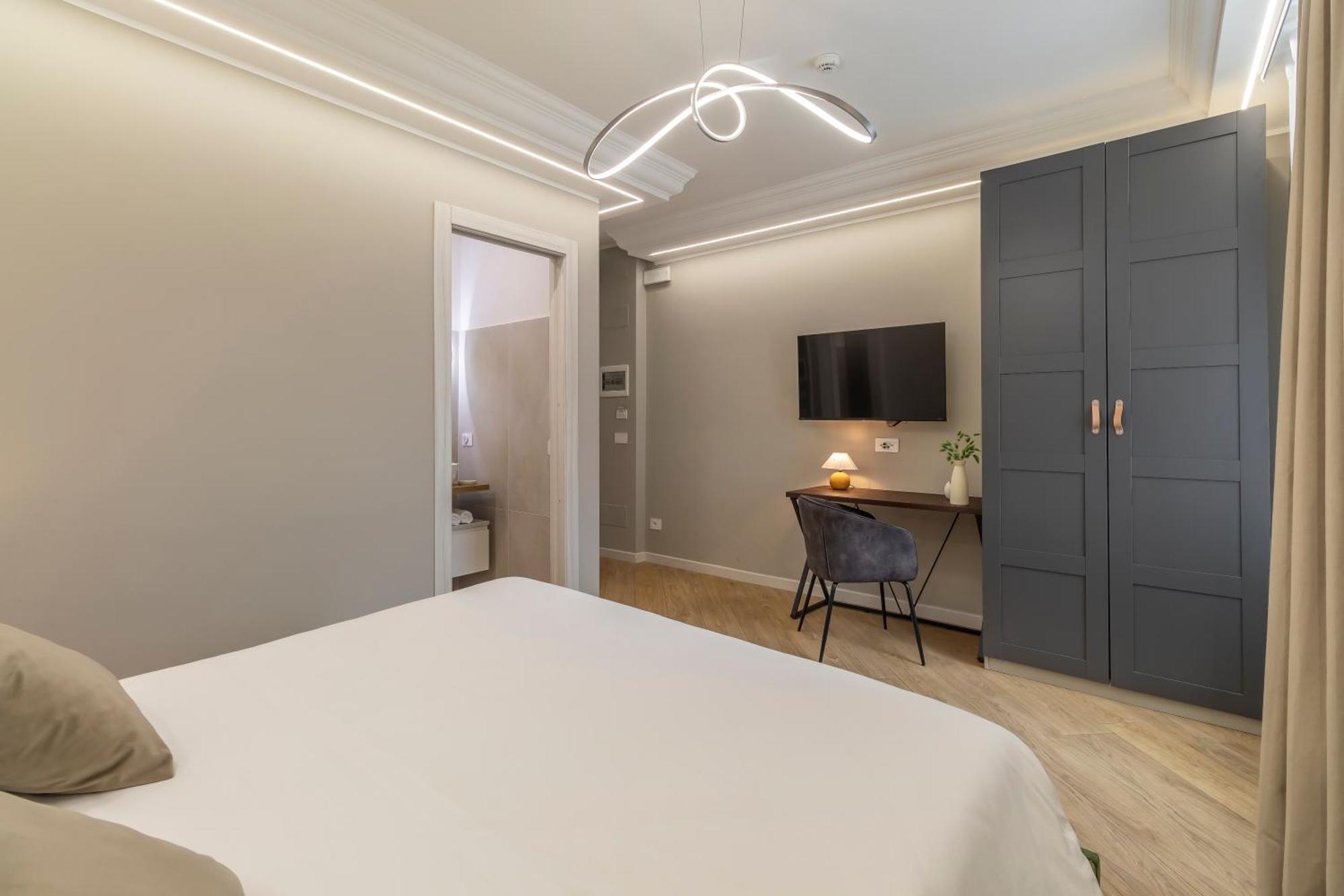 Deluxe Double or Twin Room City View