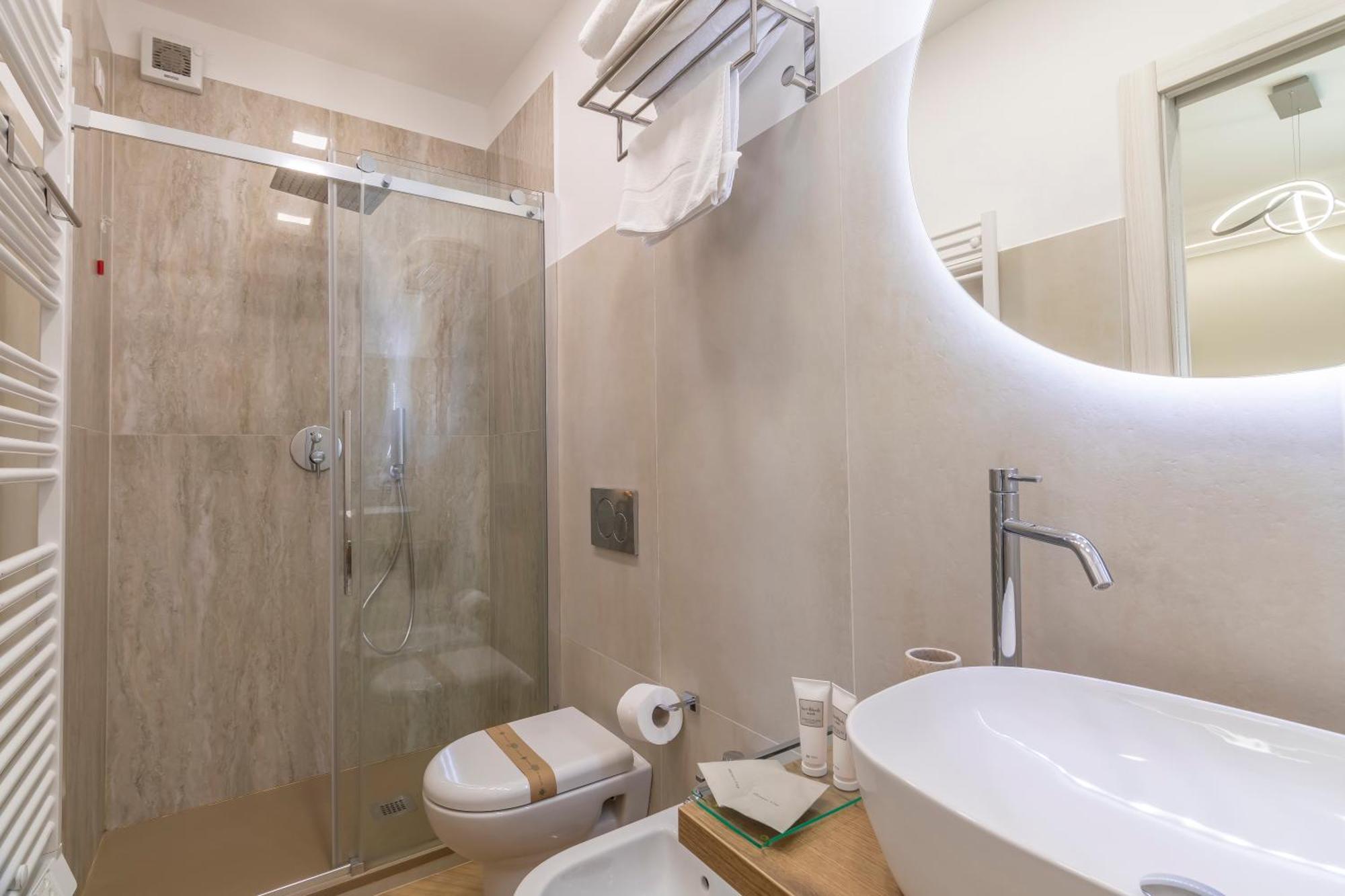 Deluxe Double or Twin Room City View