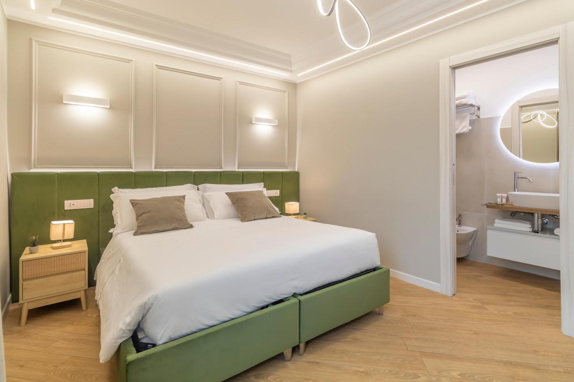 Deluxe Double or Twin Room City View