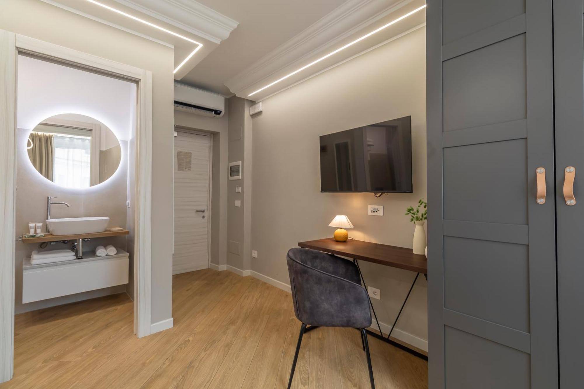 Deluxe Double or Twin Room City View