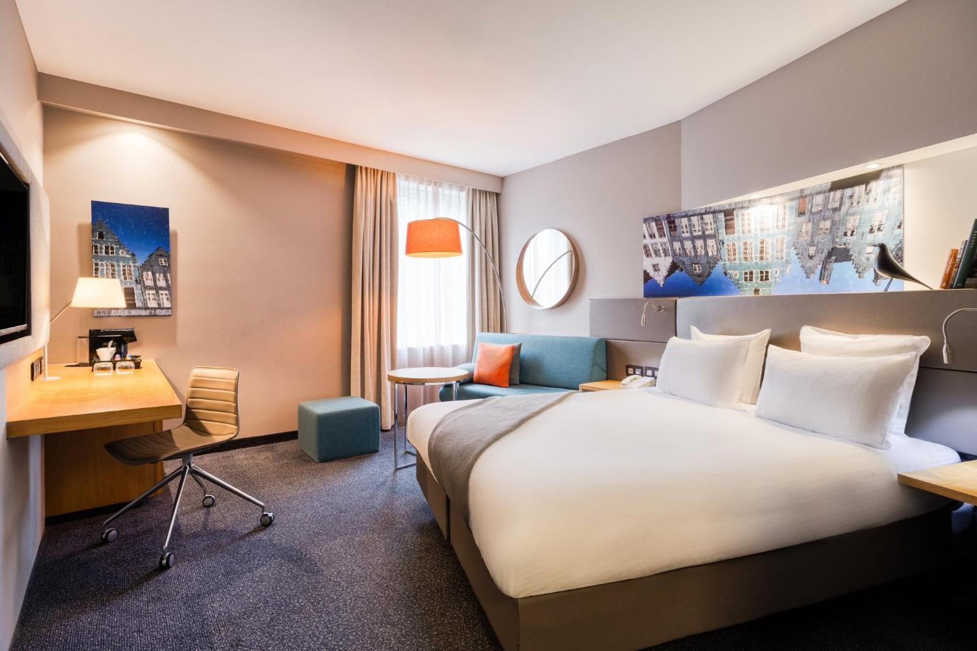 Standard Queen Room City View