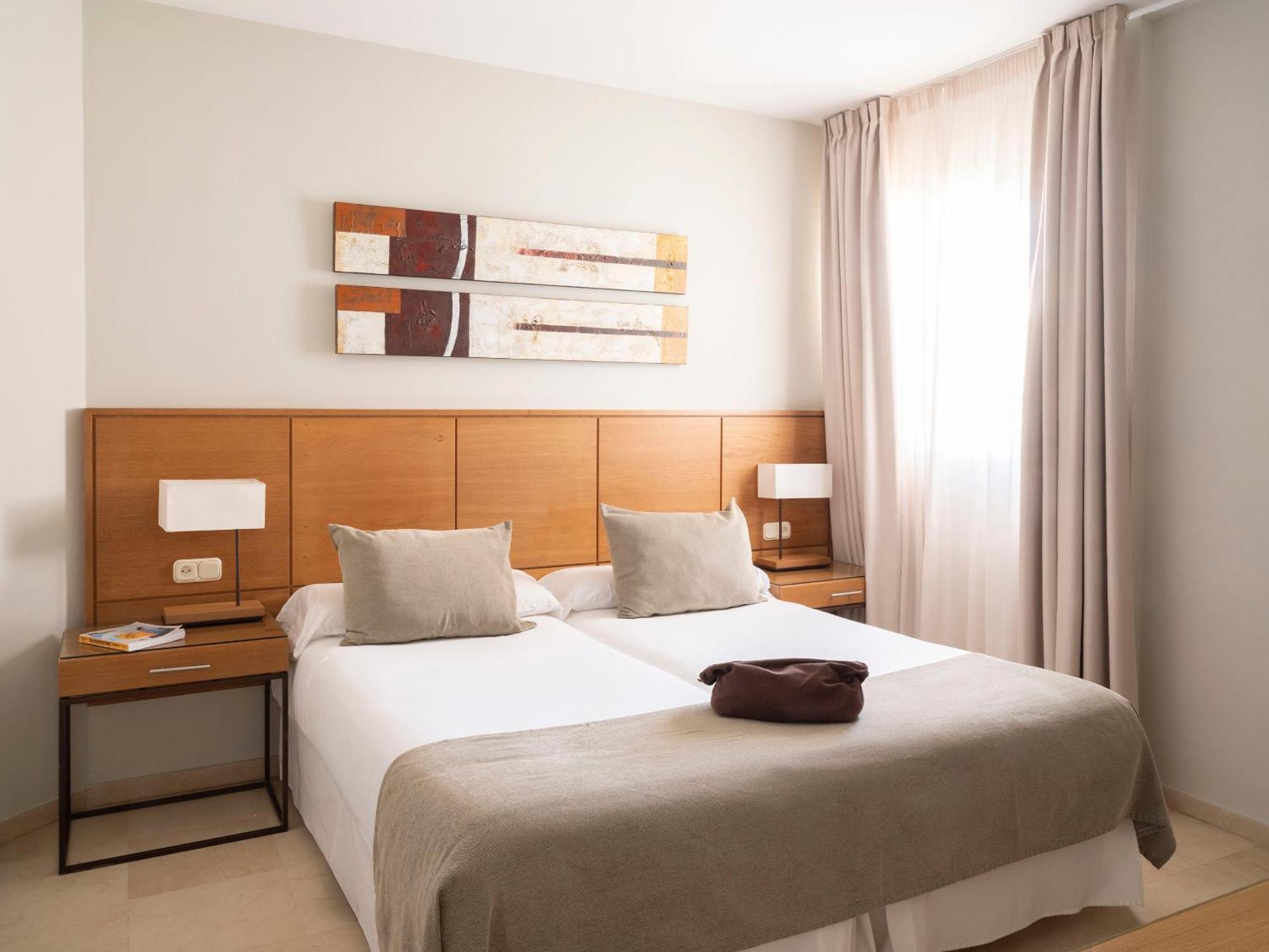 Superior One-Bedroom Apartment