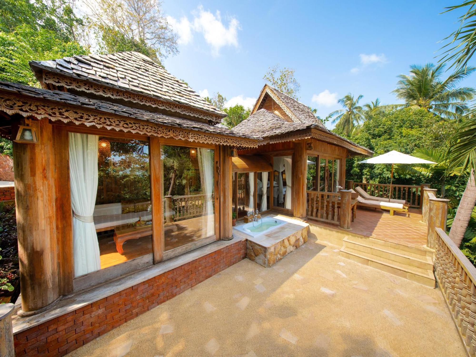 Sea View Villa THB 2000 Net Resort Credit per